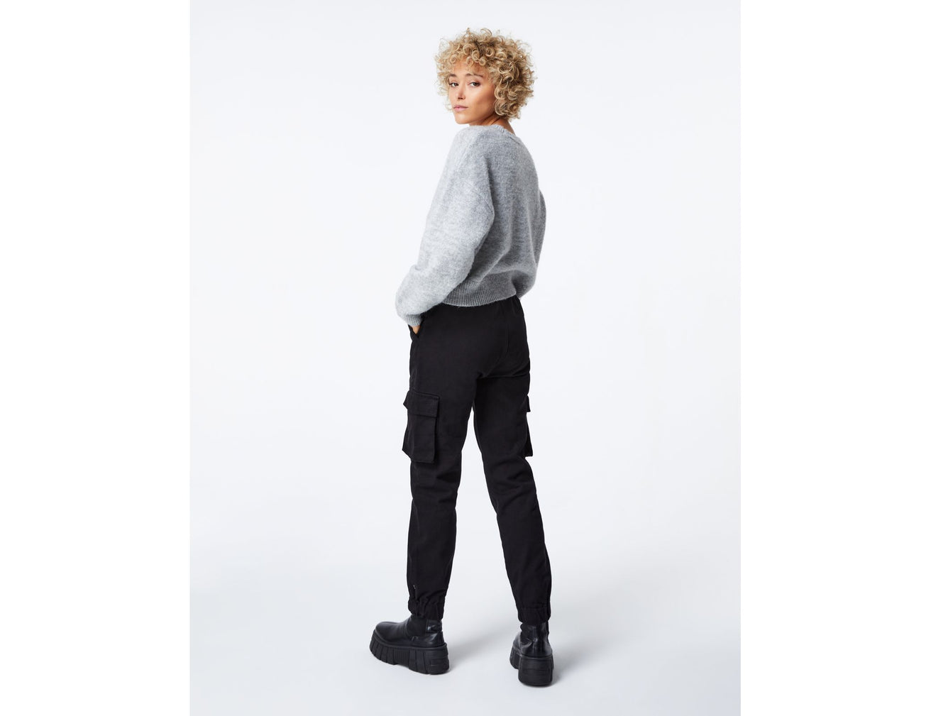 Pantalon cargo jogger noir - Image 2