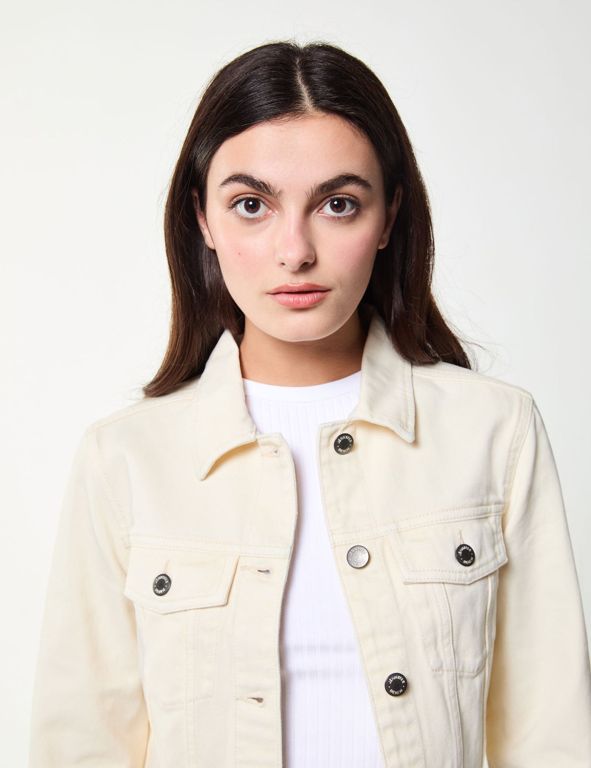 Veste courte en jean blanc cassé