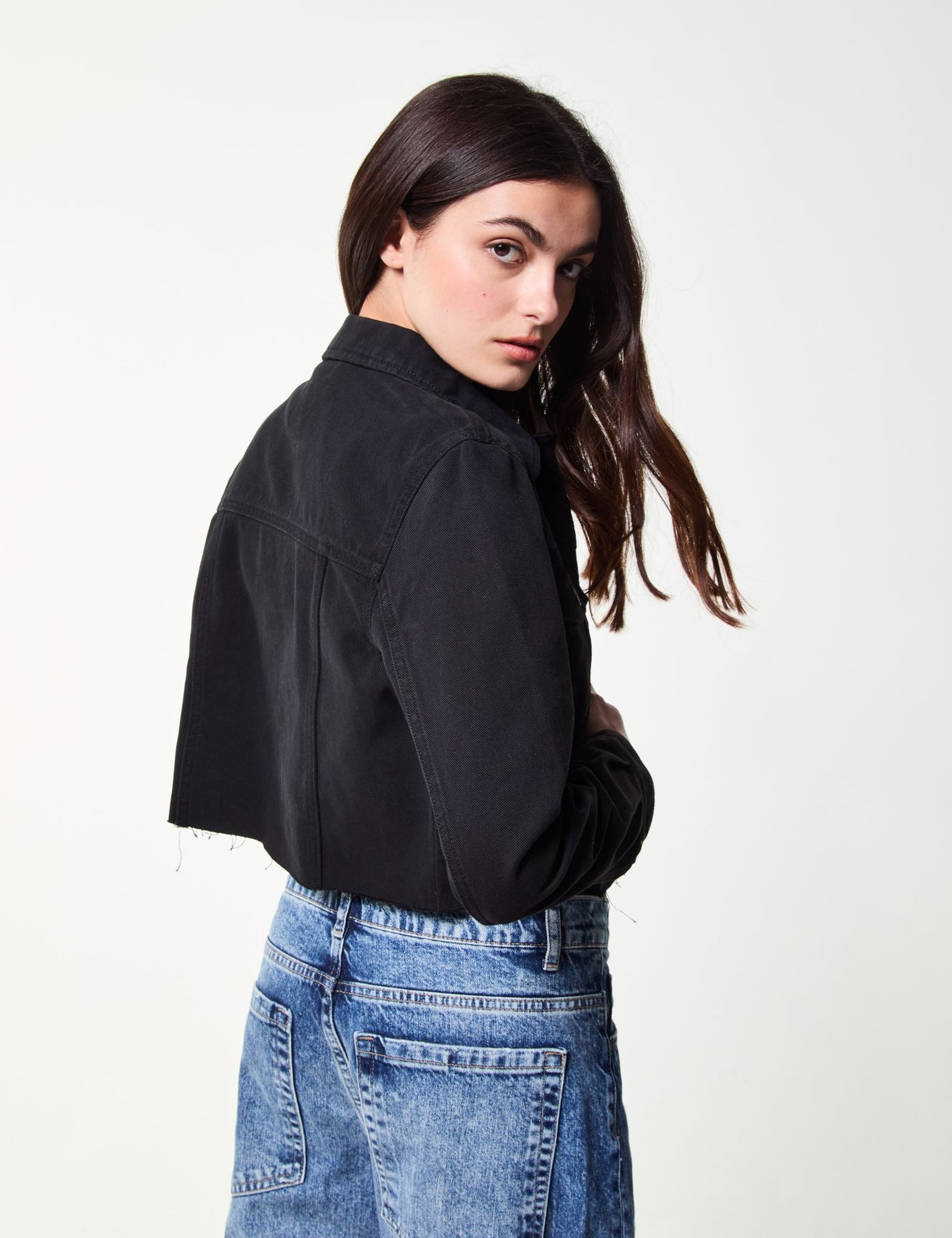 Veste courte en jean noire - Image 3