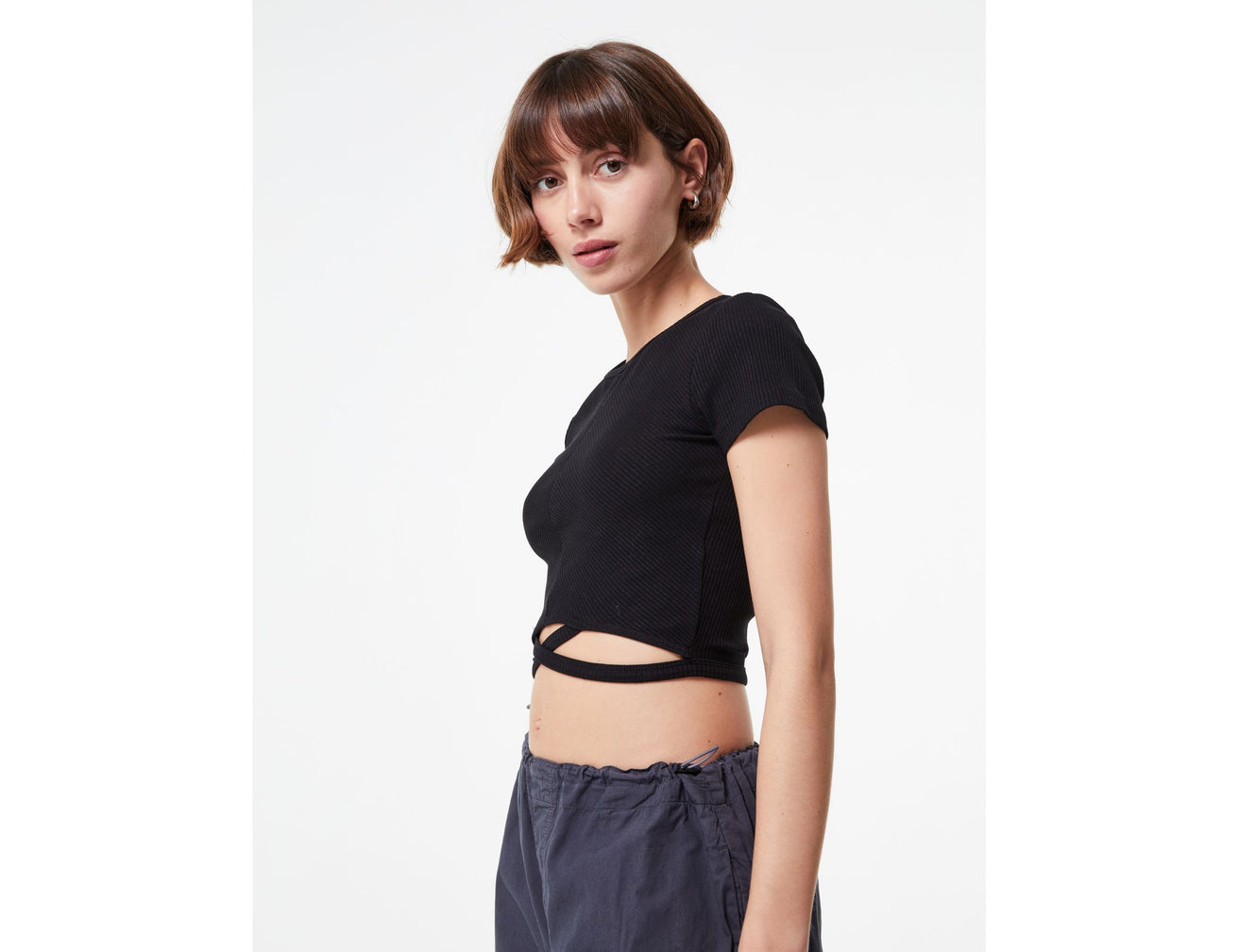 T-shirt crop top avec liens noir - Image 4