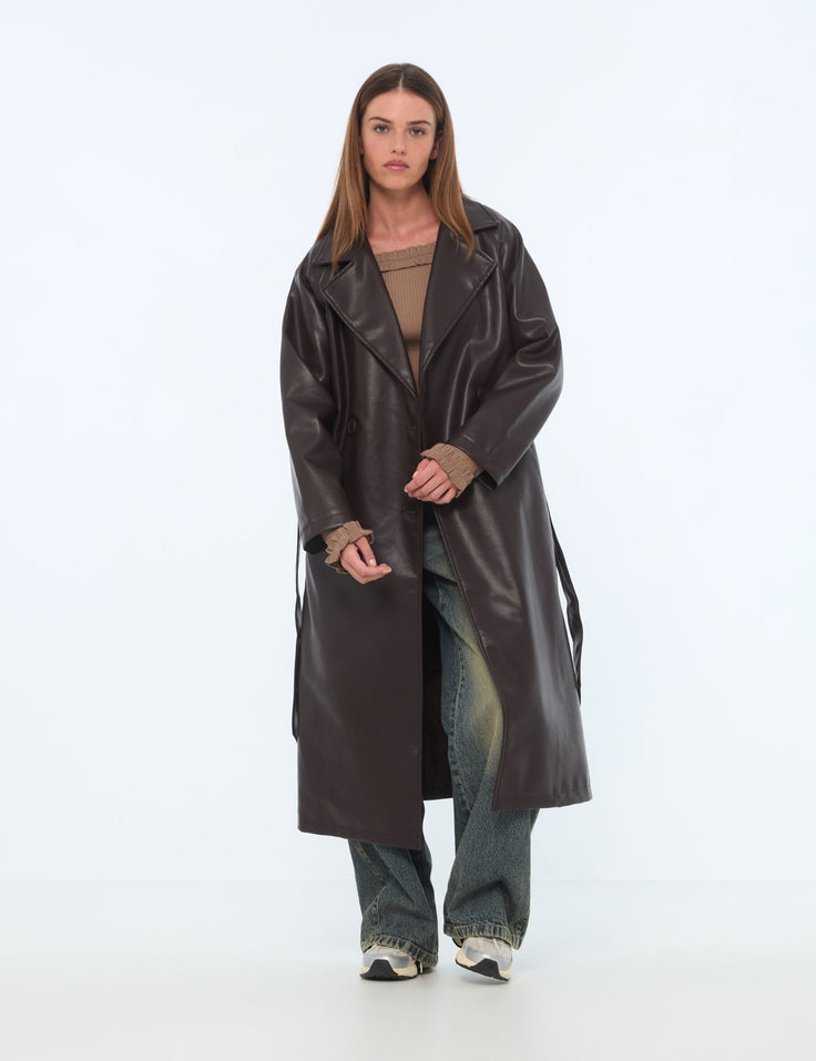 Trench long matière enduite marron