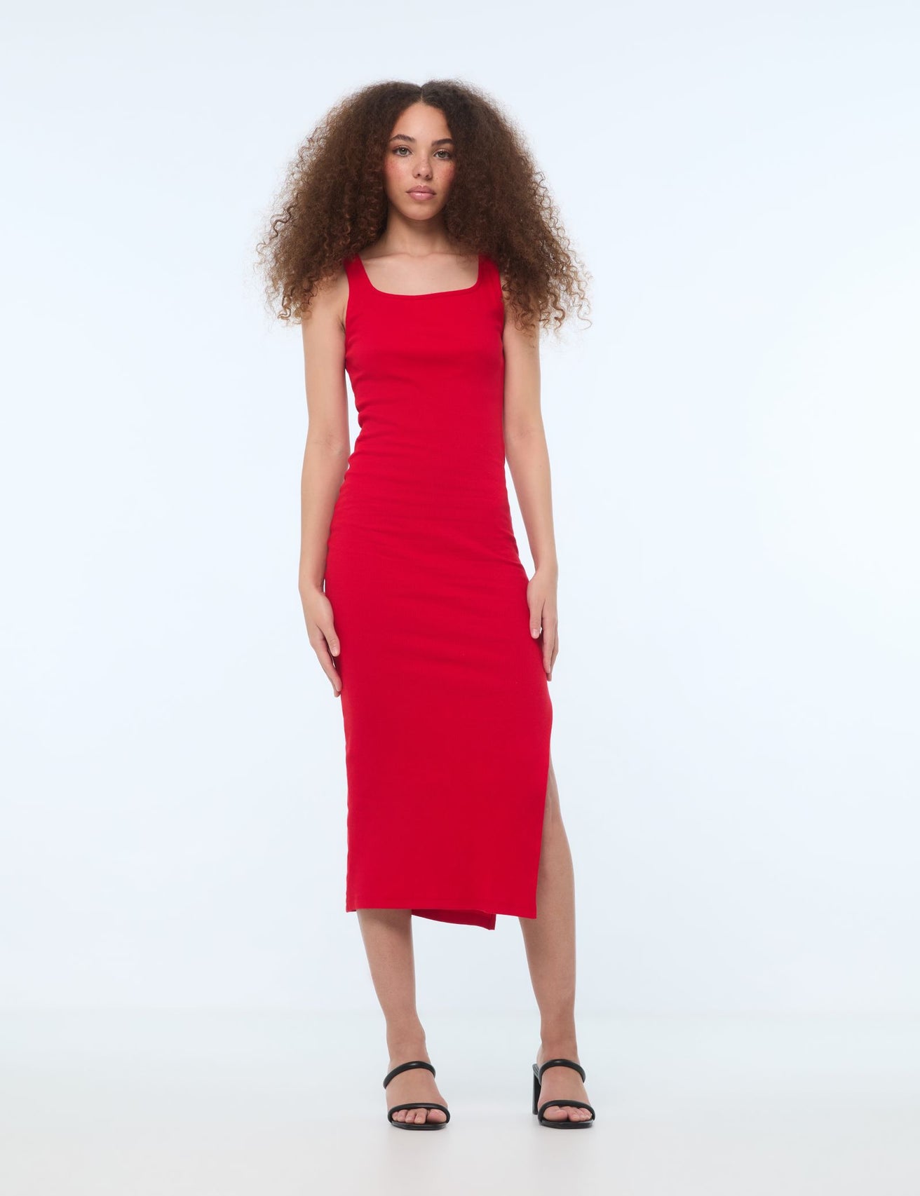 Robe en maille côtelée rouge - Image 1