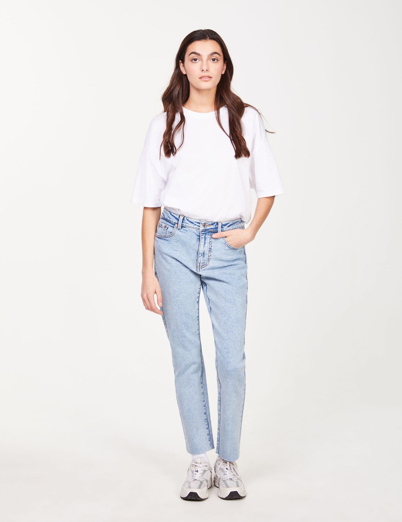 Jean bleu coupe slim mom - Image 1