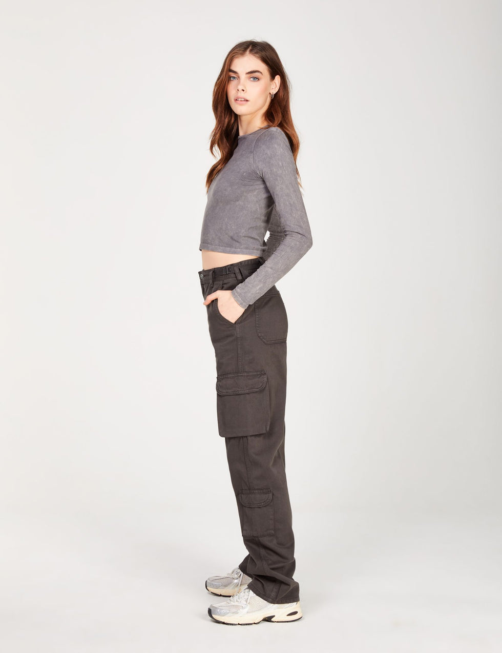 Pantalon cargo à sangles gris foncé