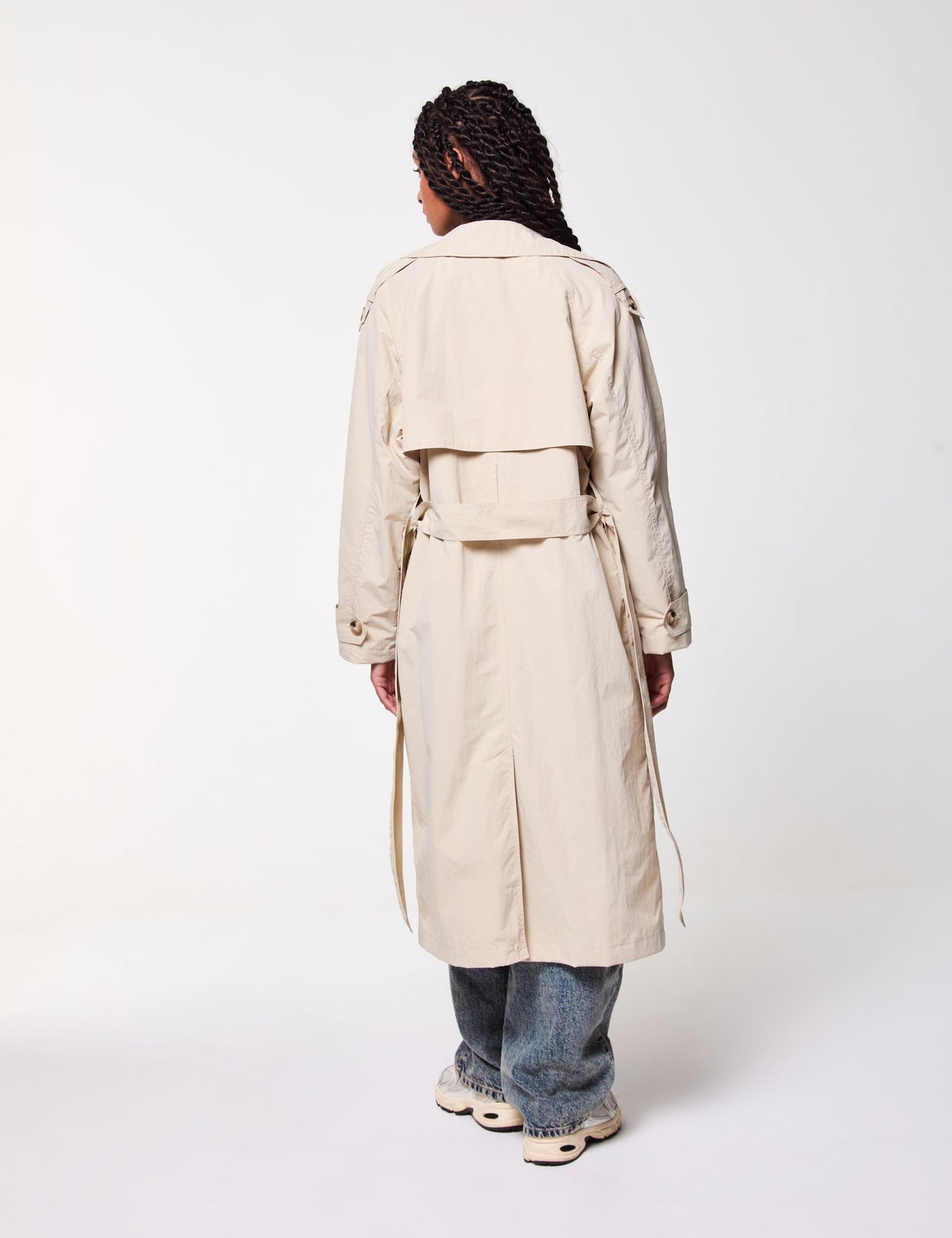 Trench coat long à ceinture beige - Image 2