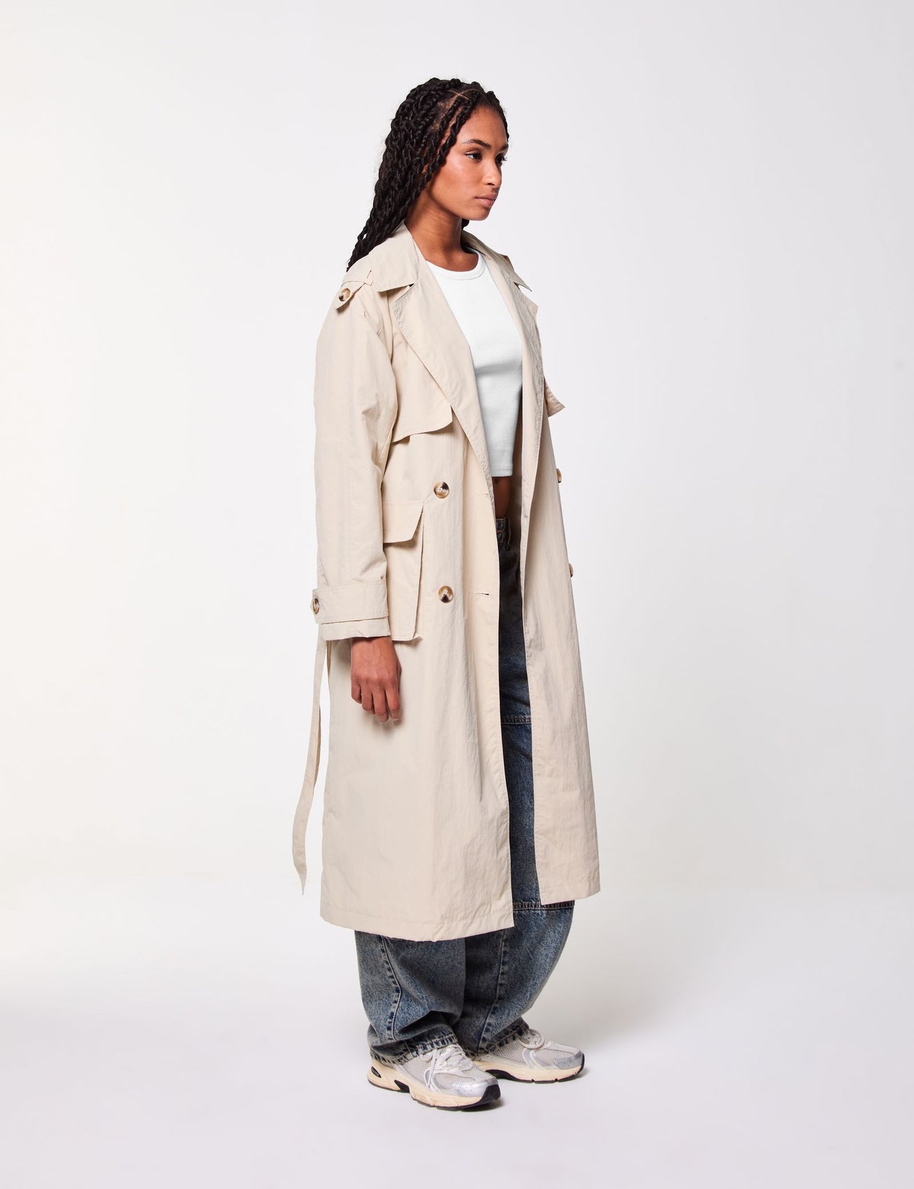 Trench coat long à ceinture beige - Image 3