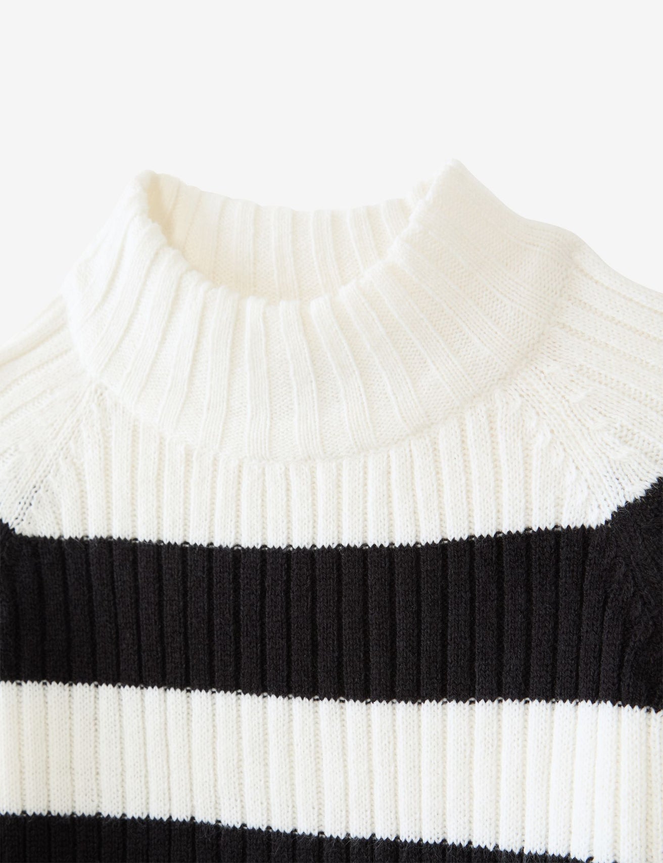 Pull en maille blanc et noir - Image 2