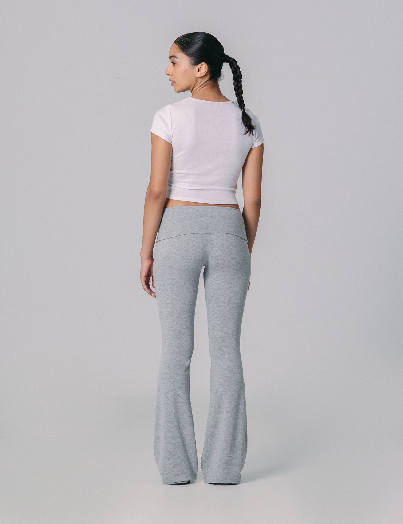 Pantalon évasé avec taille retroussée gris chiné - Image 2