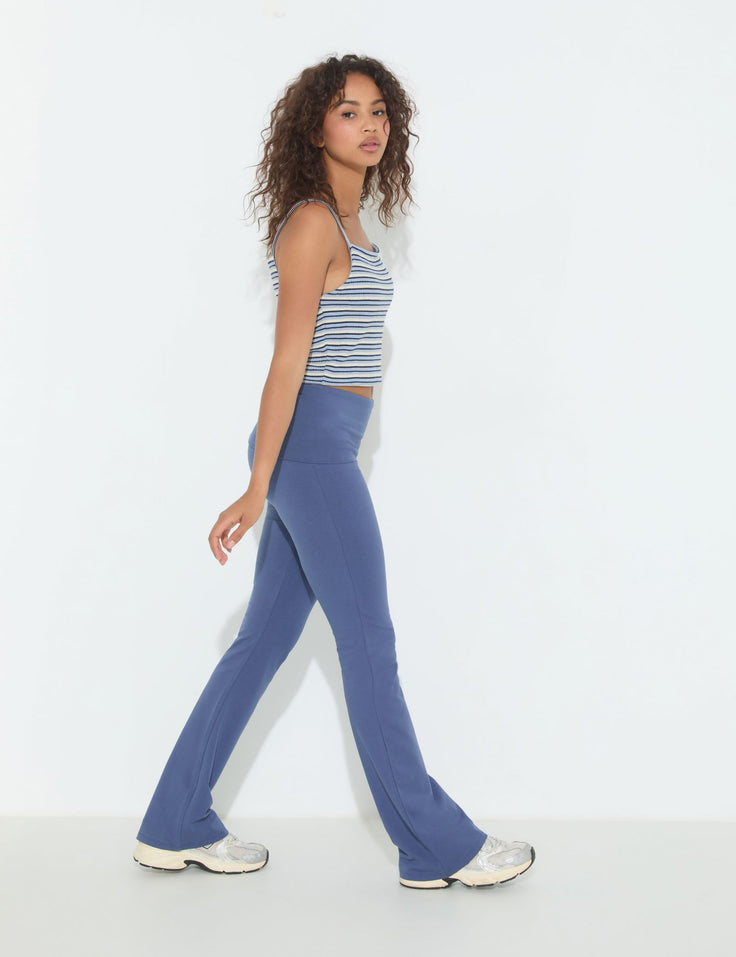 Pantalon évasé avec taille retroussée bleu ardoise