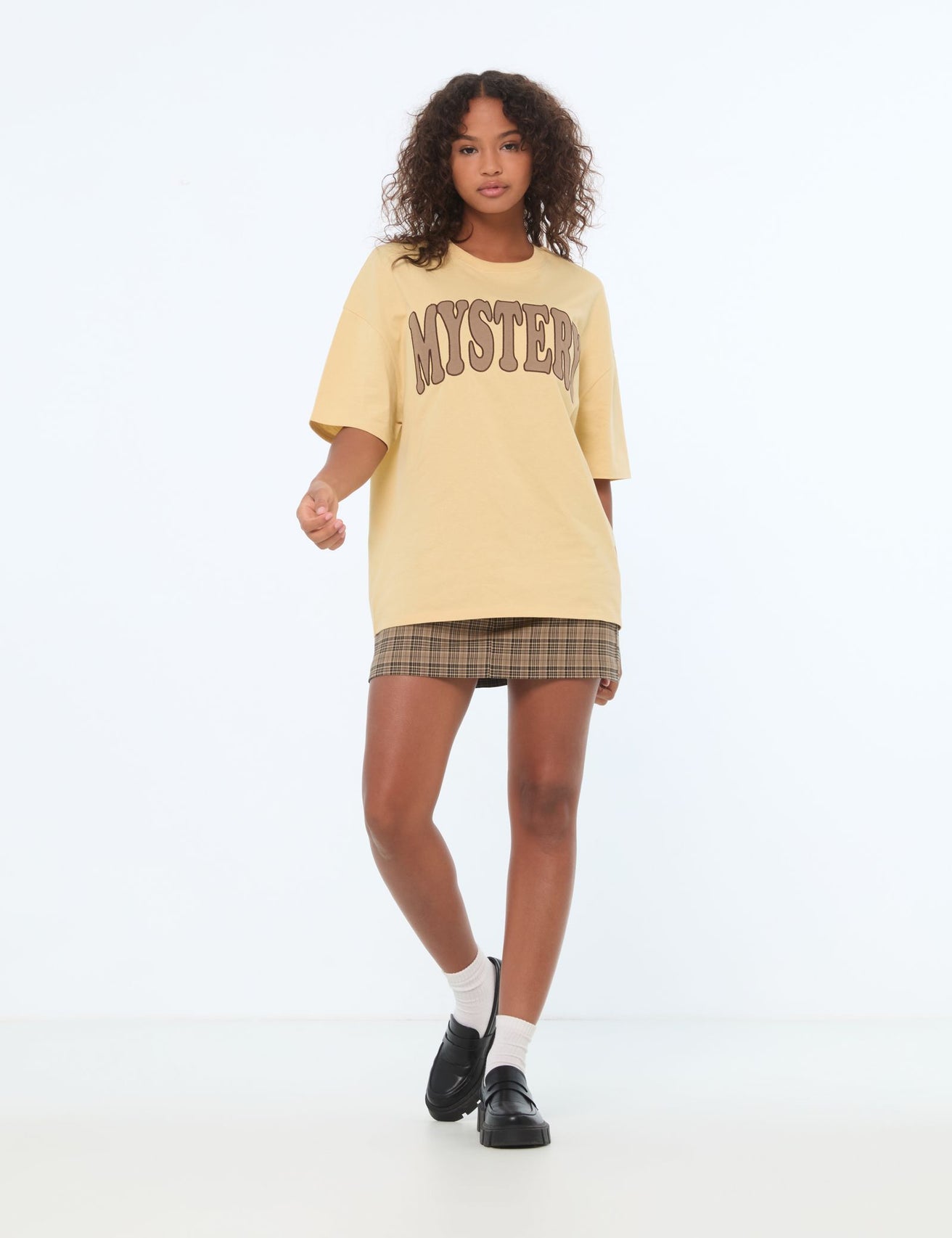 T-shirt oversize beige moyen à message - Image 3