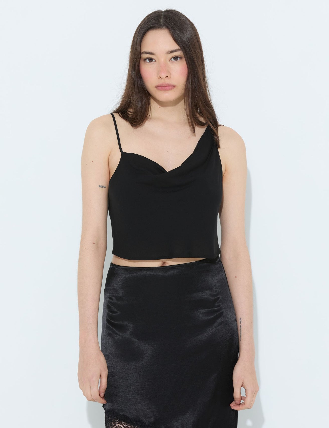 Top noir asymétrique - Image 1