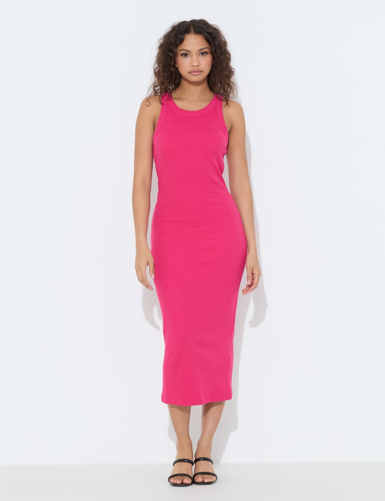 Robe longue en maille côtelée rose - Image 1