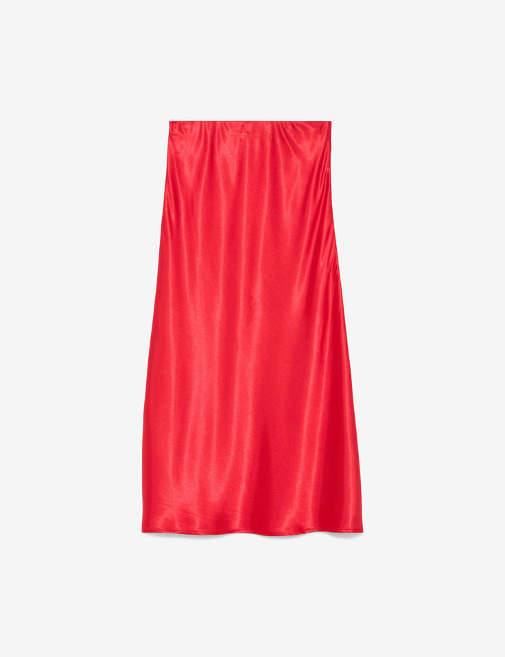 Robe longue rouge matière satinée