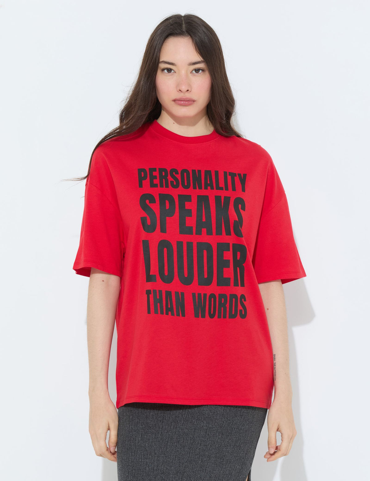 T-shirt oversize à message rouge