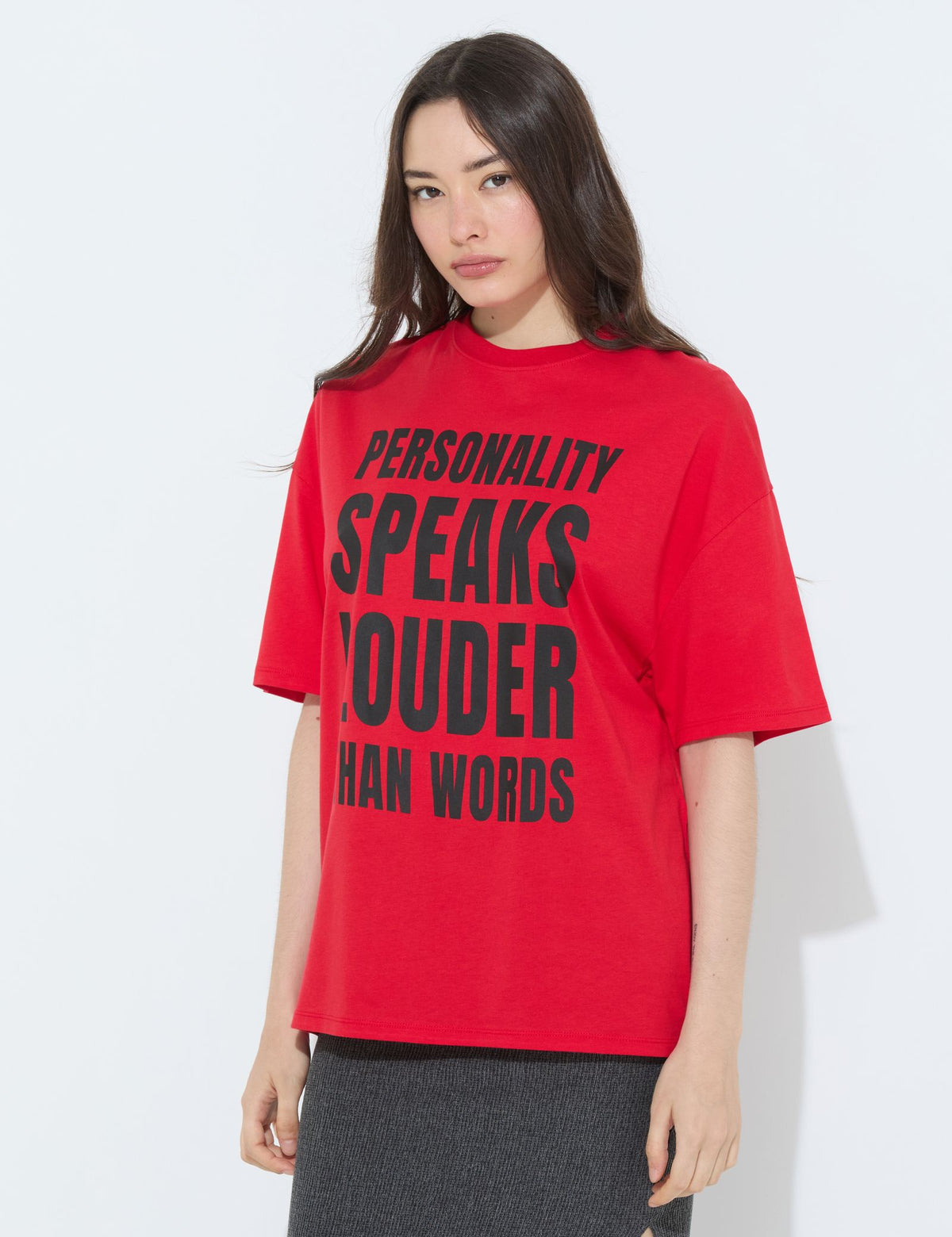 T-shirt oversize à message rouge