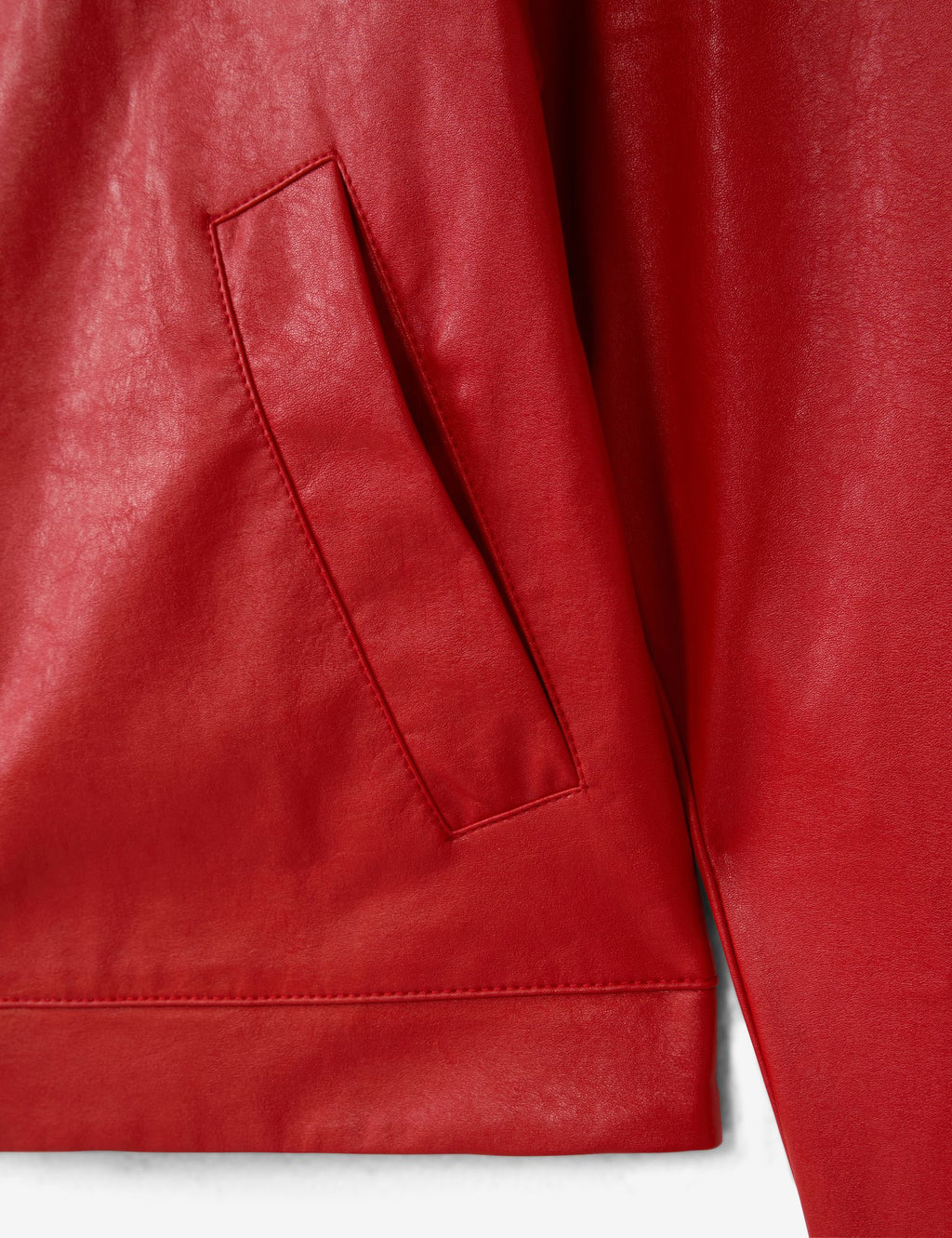 Veste matière enduite fausse fourrure rouge