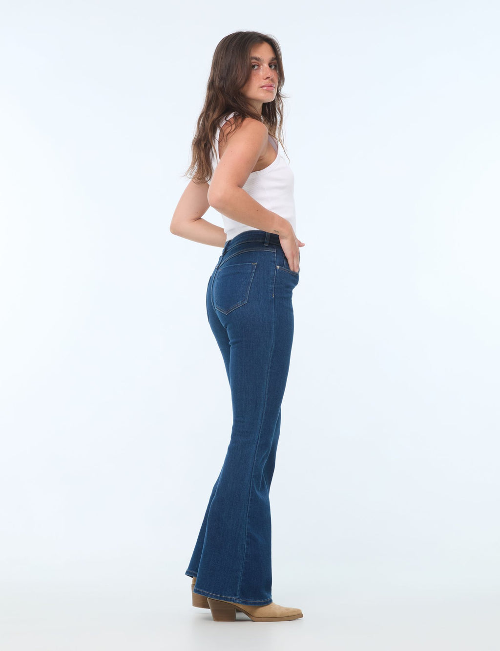 Jean taille moyenne coupe flare bleu