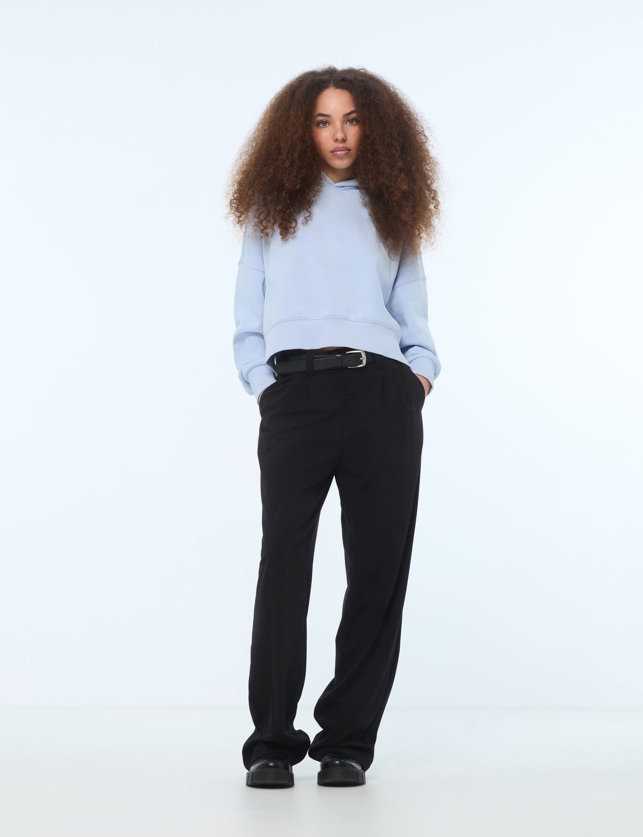 Pantalon tailleur avec ceinture noir - Image 1