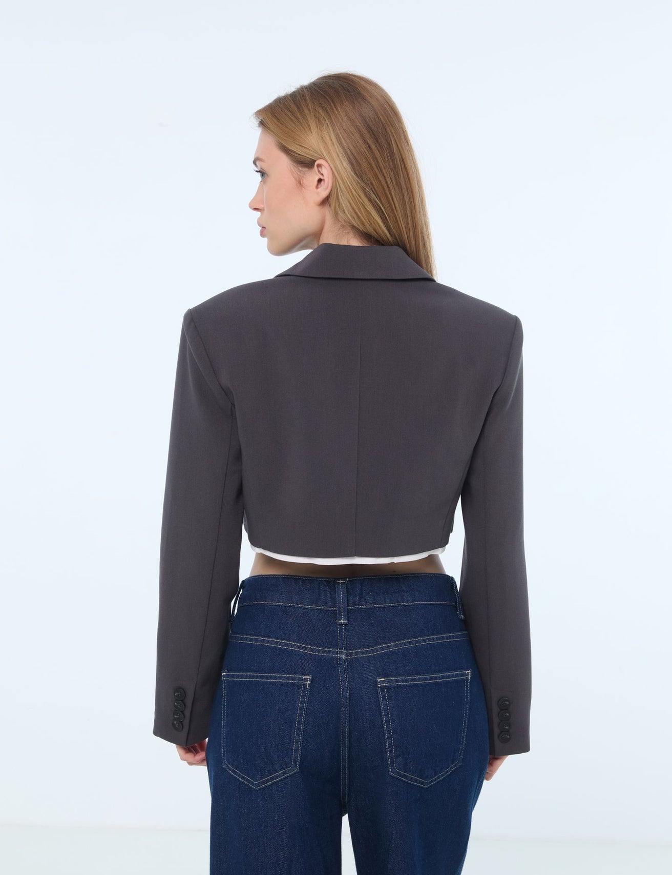 Veste tailleur courte grise foncée - Image 2