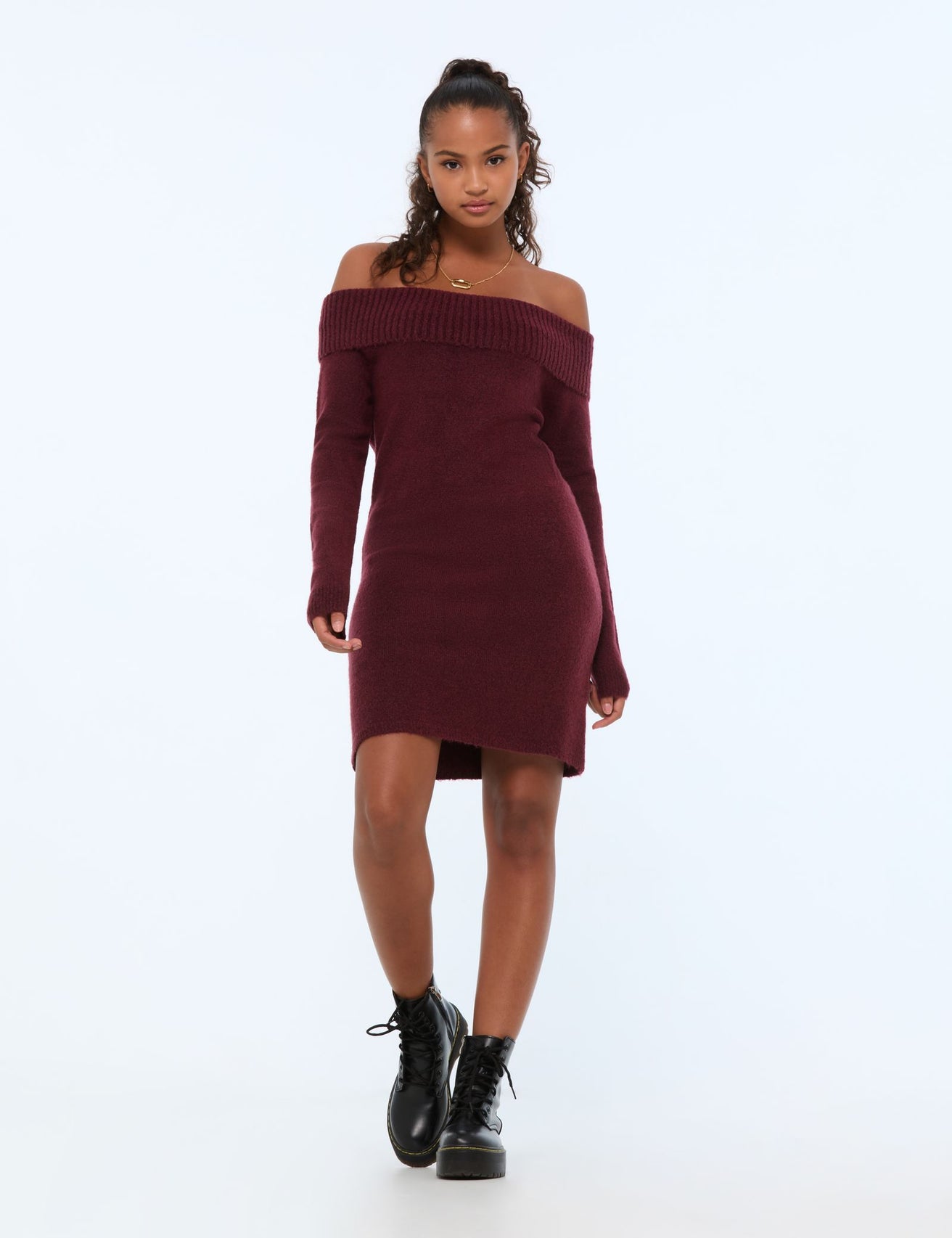 Robe pull courte col bardot prune - Image 1