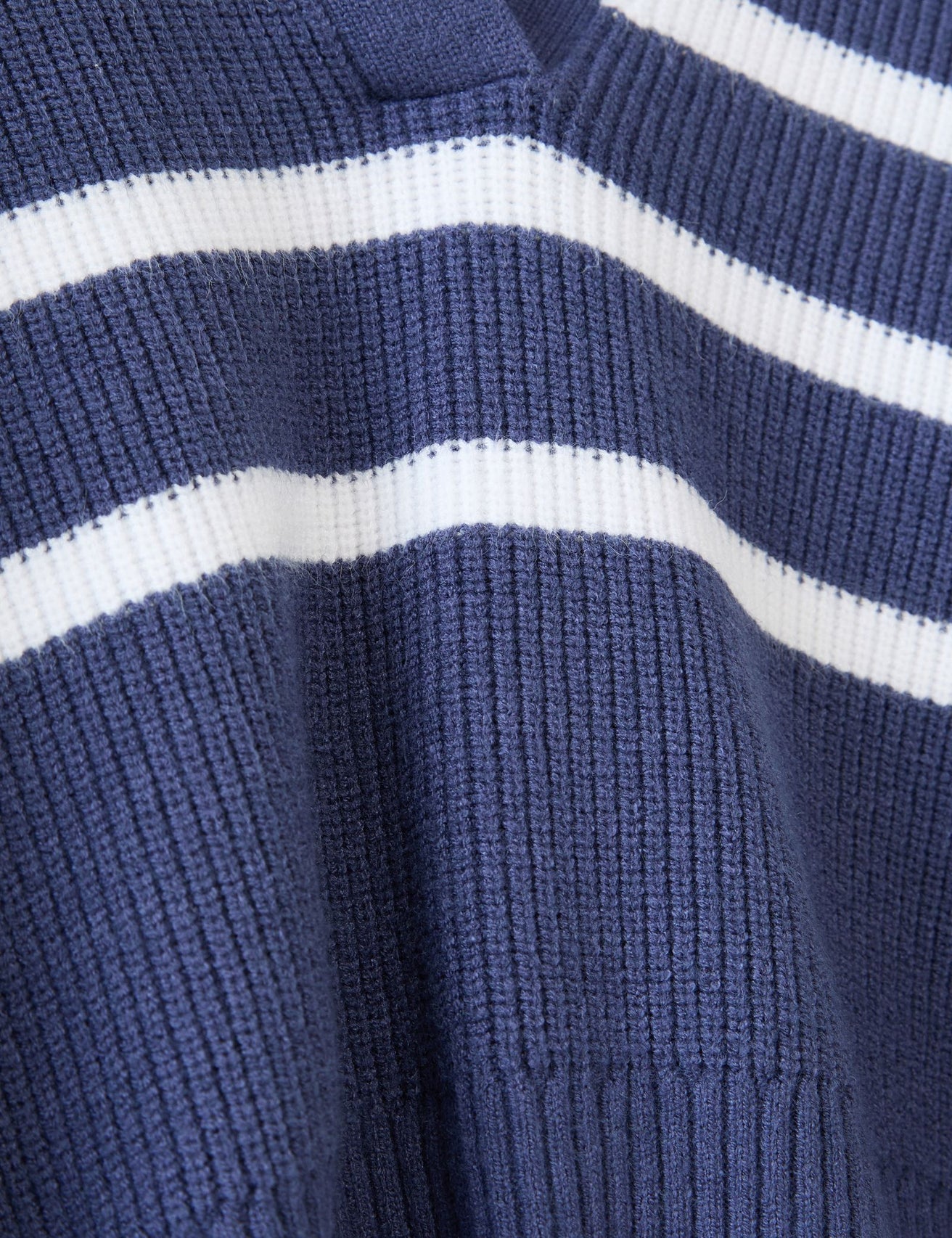 Pull côtelé à col V bleu ardoise - Image 3