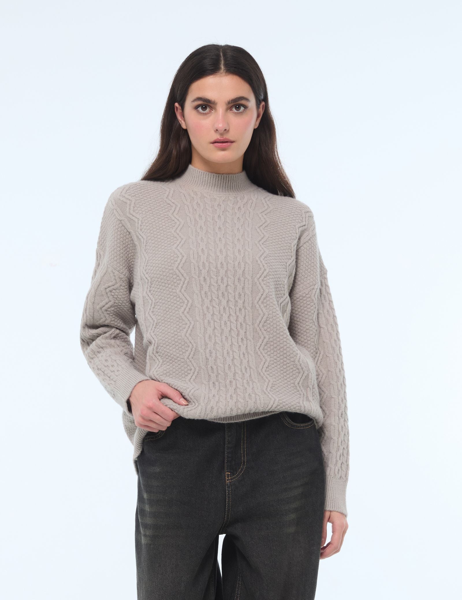 Pull à motifs, gris clair