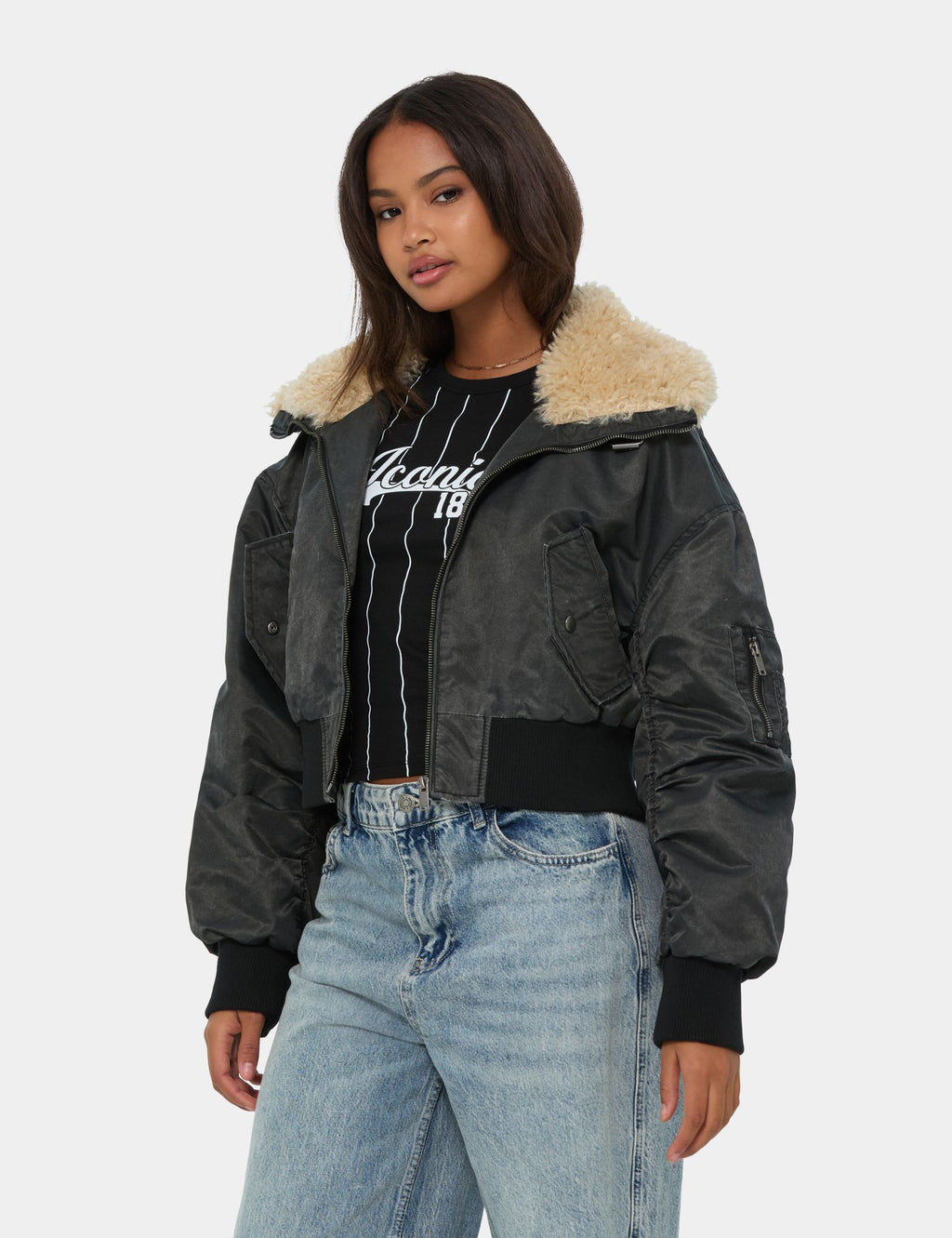 Veste avec col en fausse fourrure grise