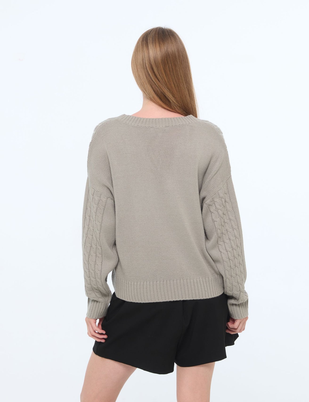 Pull en maille tressée gris clair - Image 2