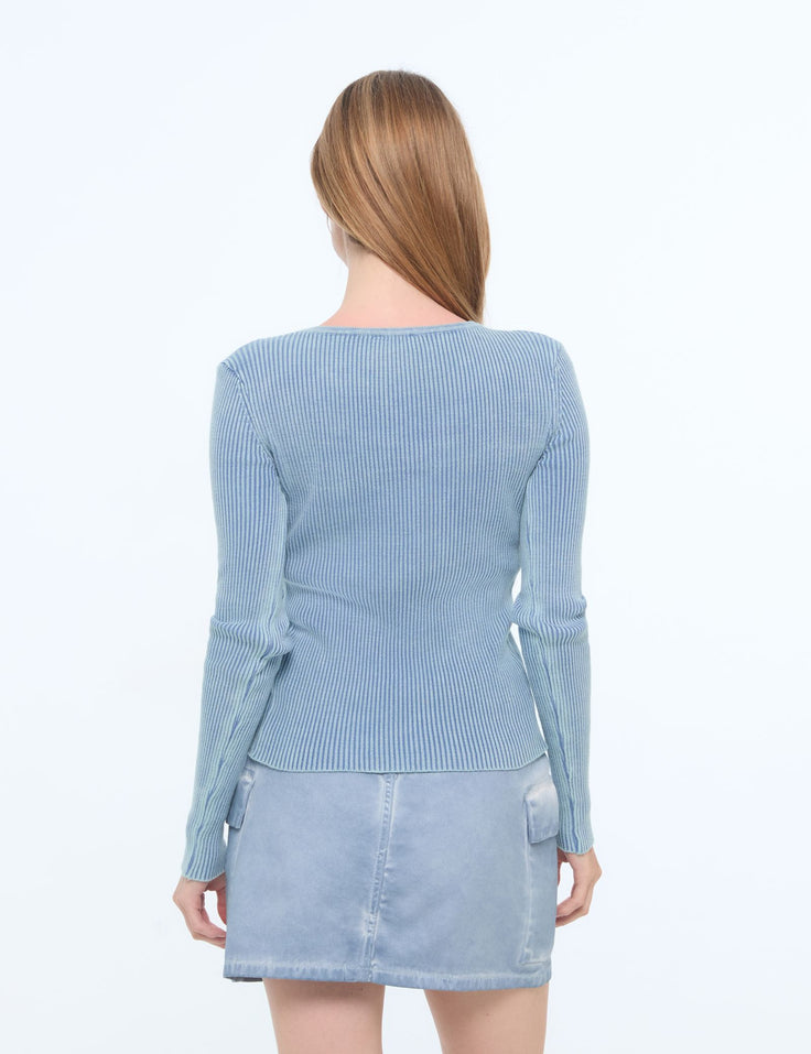 Pull côtelé à boutons bleu clair