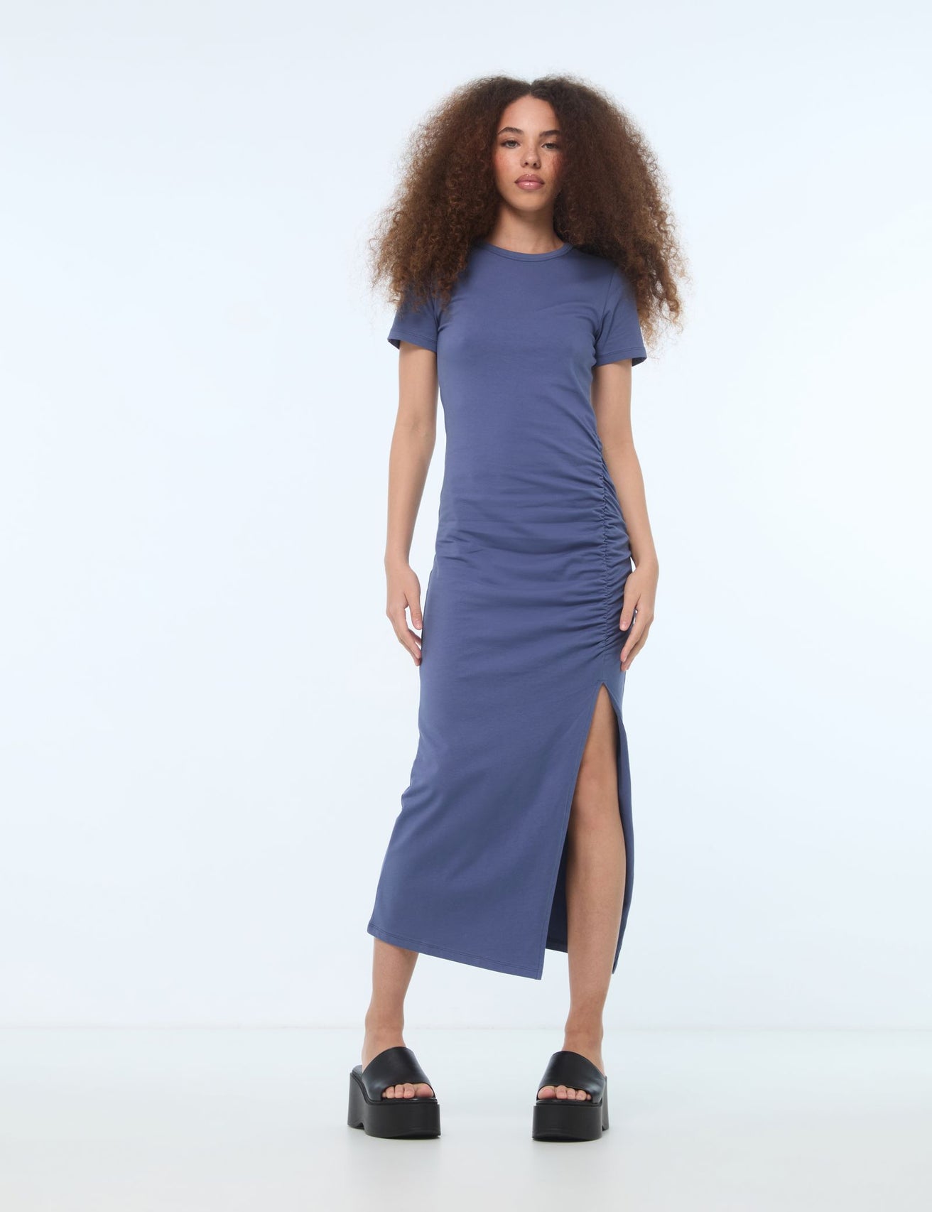 Robe longue à manches courtes bleue ardoise - Image 1