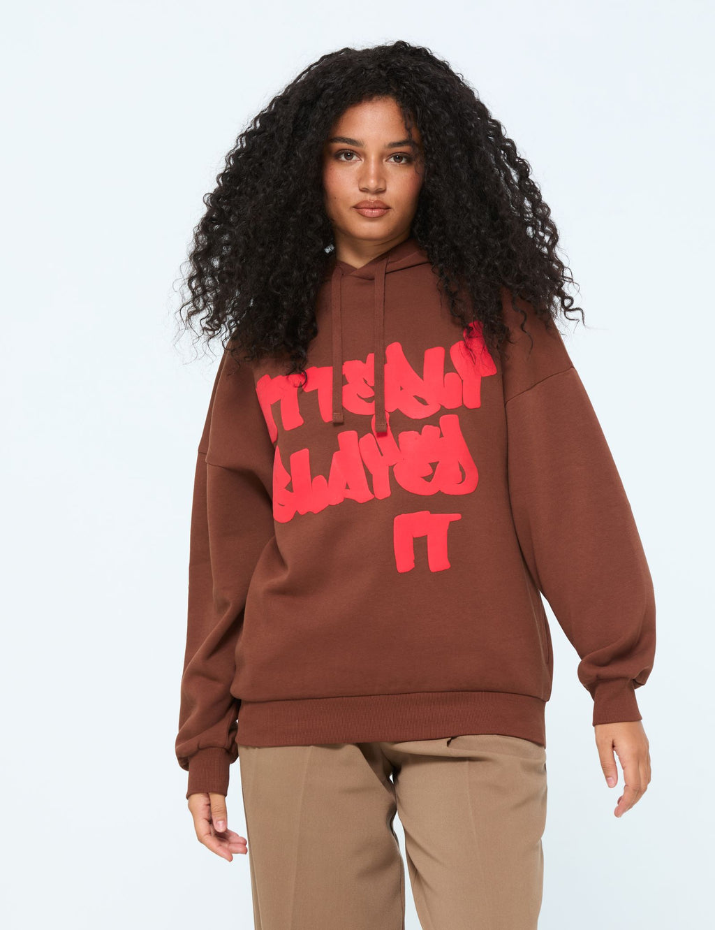 Sweat oversize à message marron