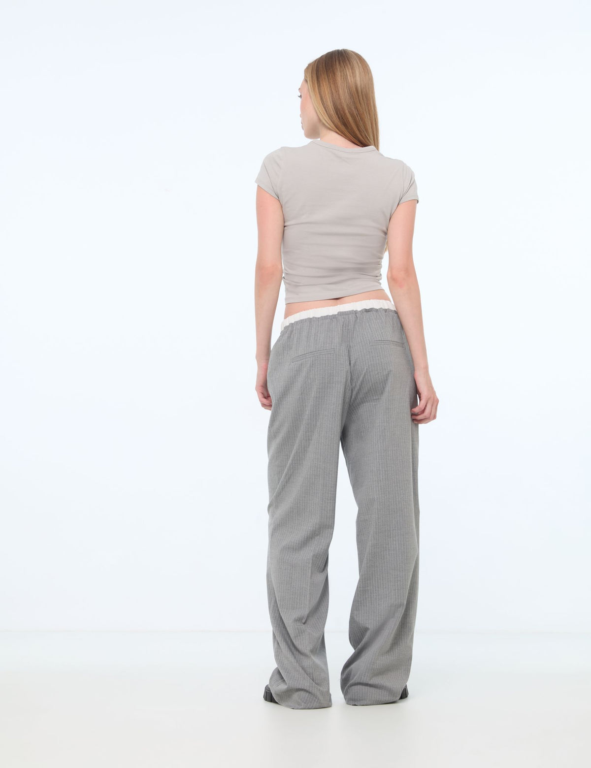 Pantalon fluide gris clair