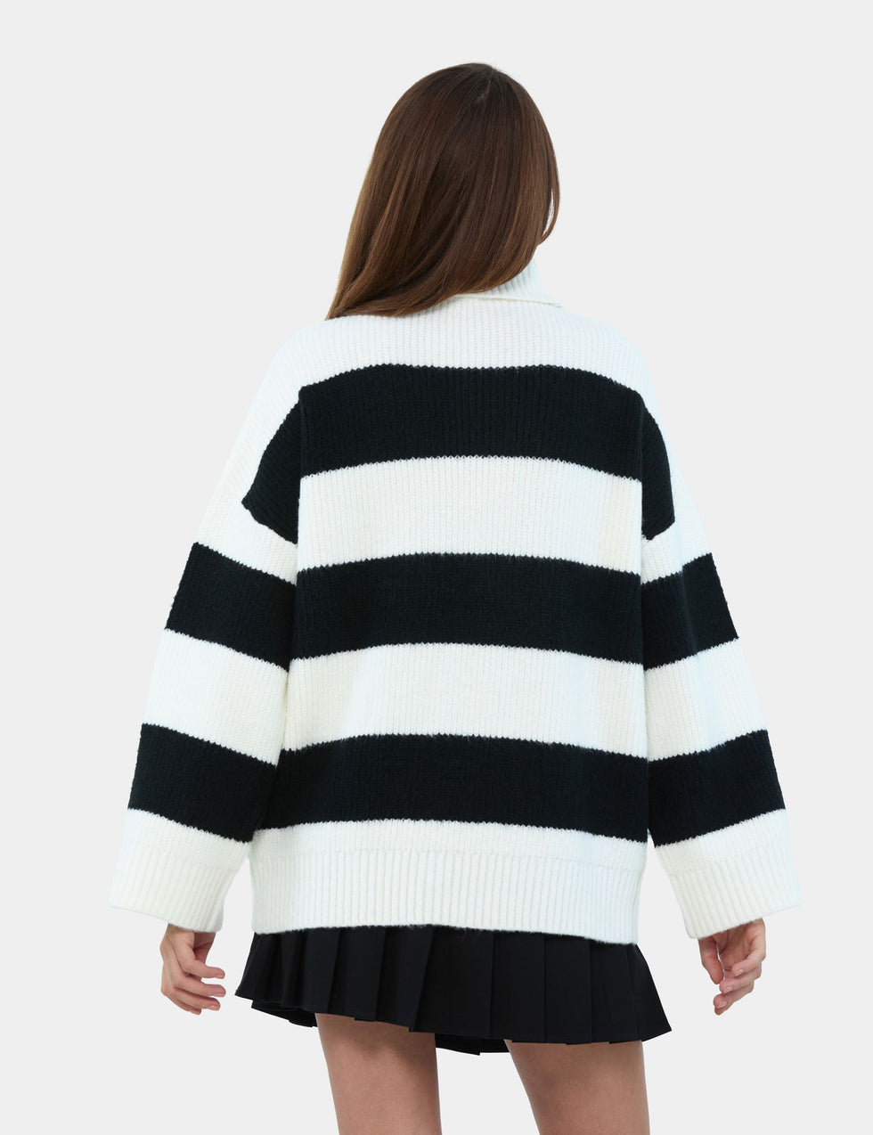 Pull oversize rayé à col roulé, noir et blanc