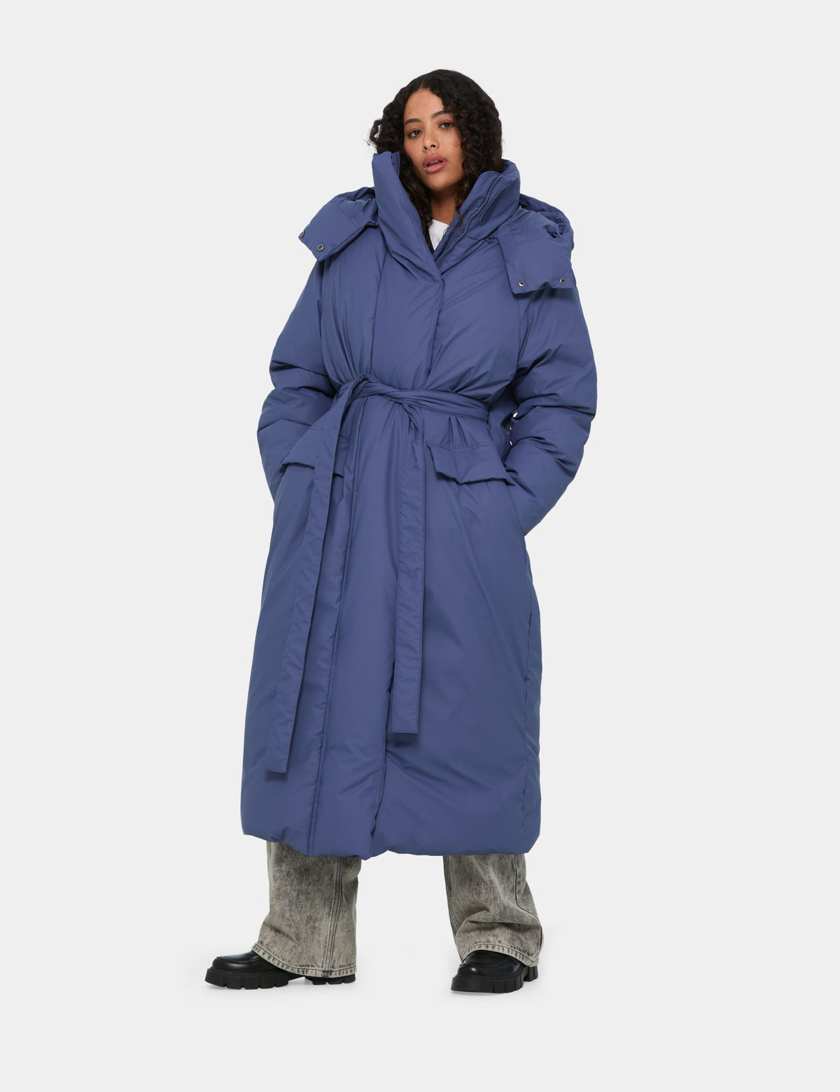 Longue doudoune imperméable bleue ardoise