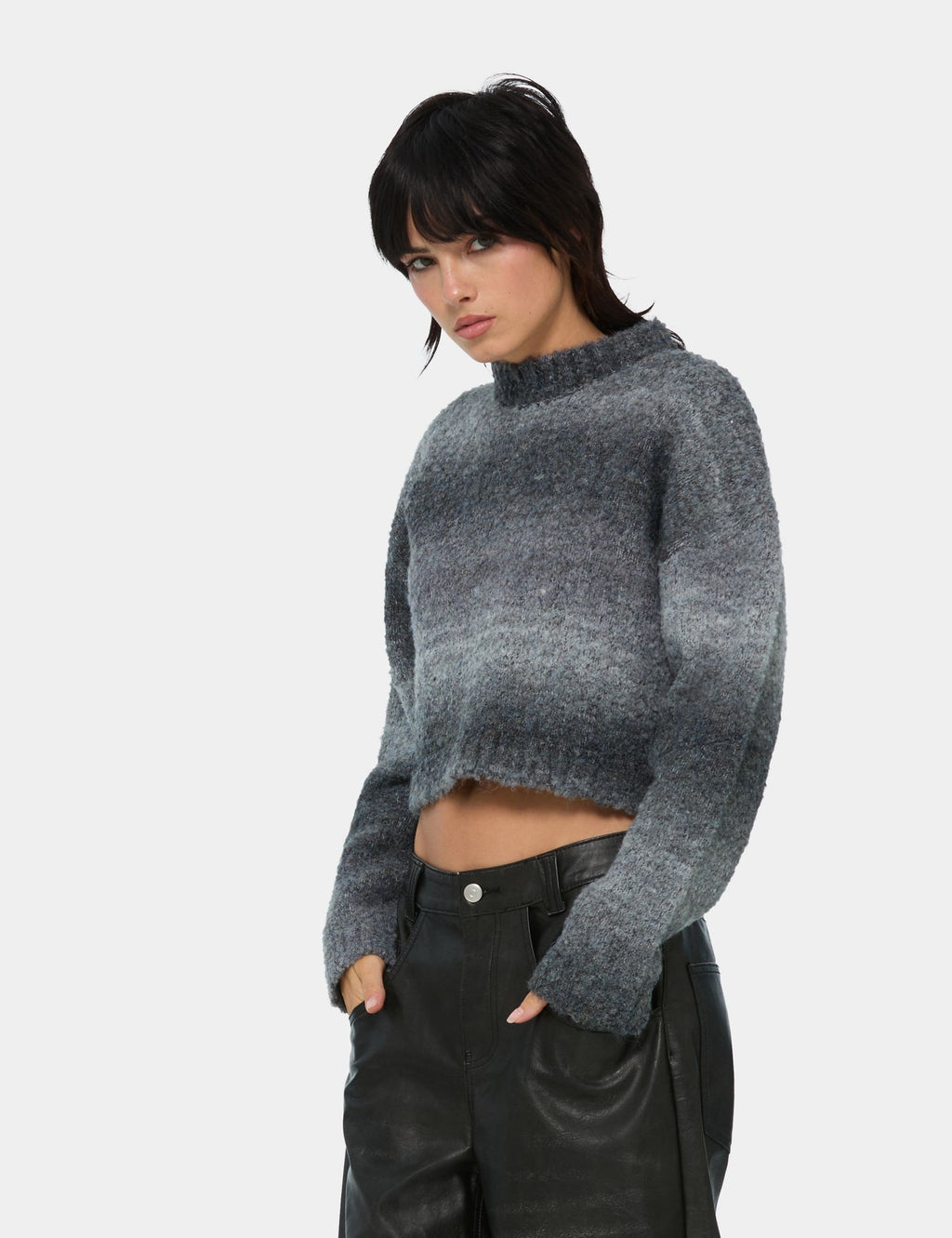 Pull court en maille bouclée bleu gris