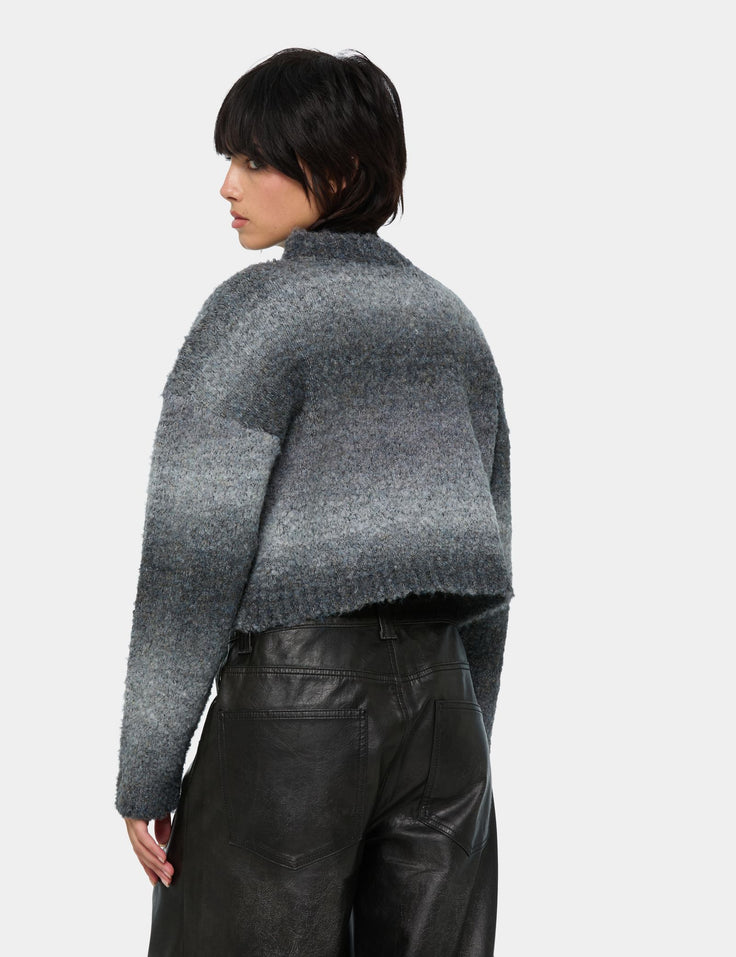 Pull court en maille bouclée bleu gris