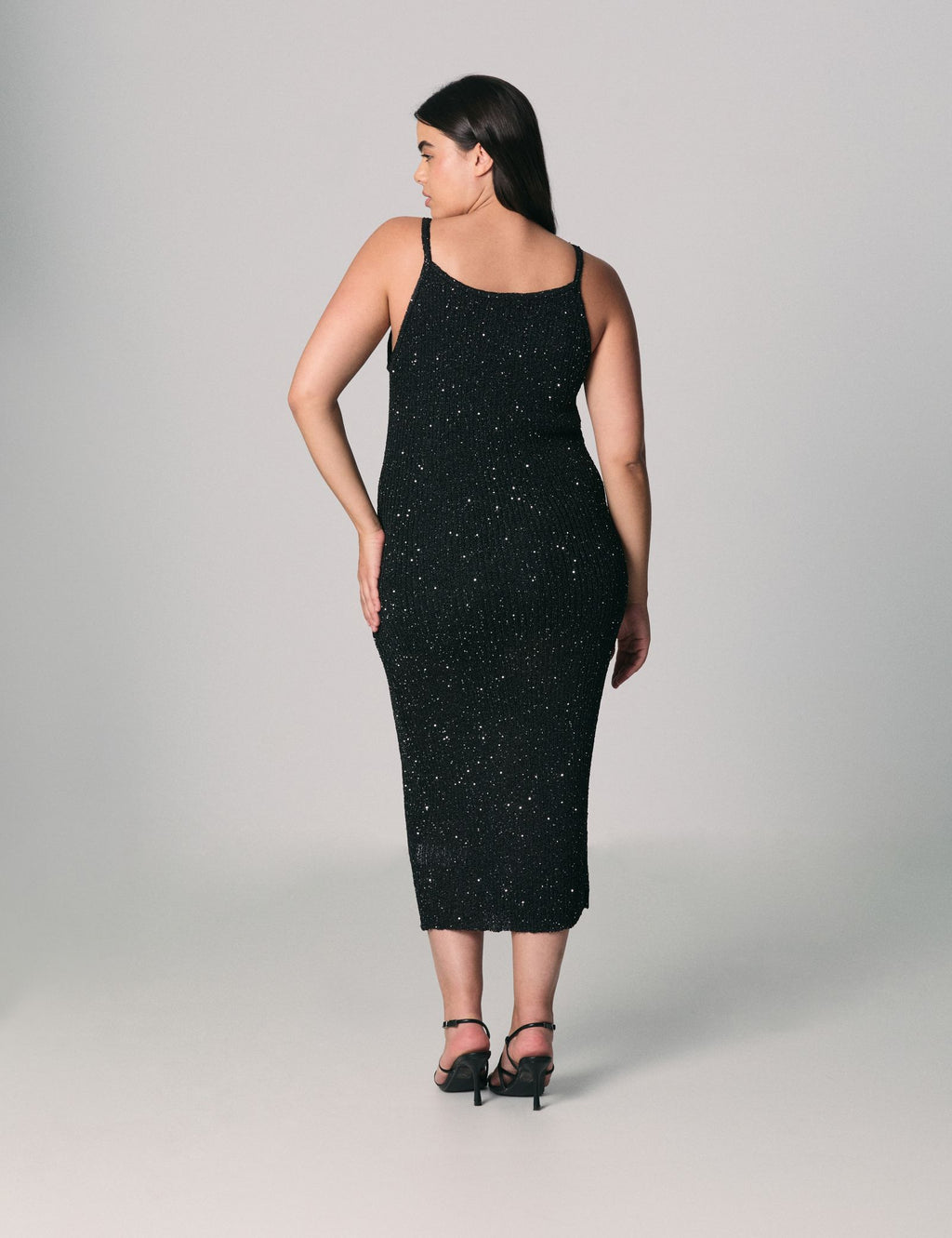 Robe longue noire à sequin argenté