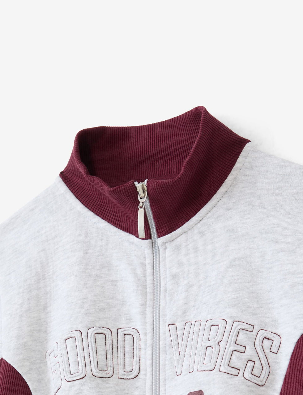 Sweat zippé gris chiné à bandes bordeaux