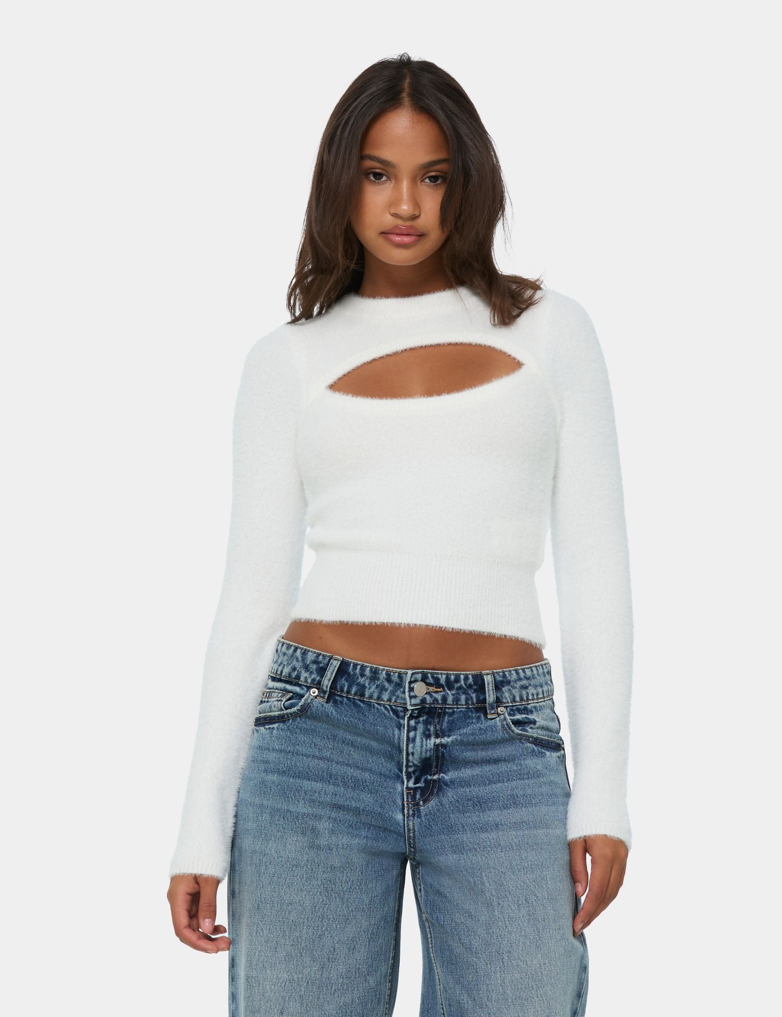 Pull doux ouvert et ajusté écru