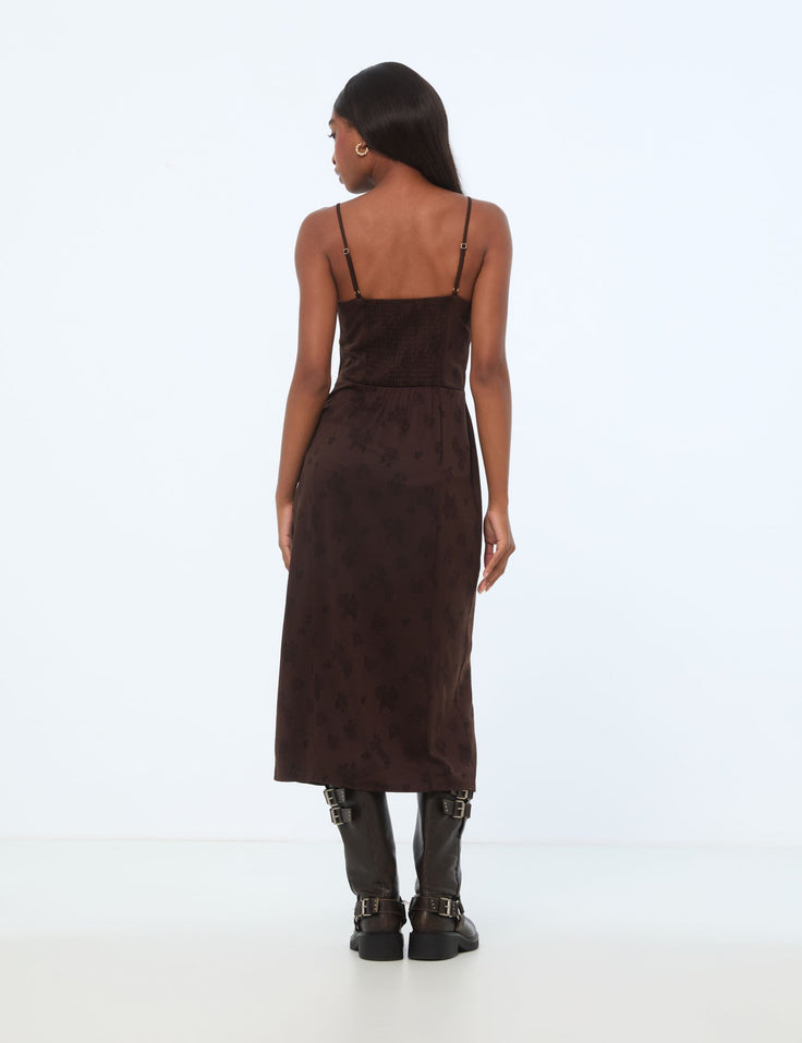 Robe satin à motif fleuris marron