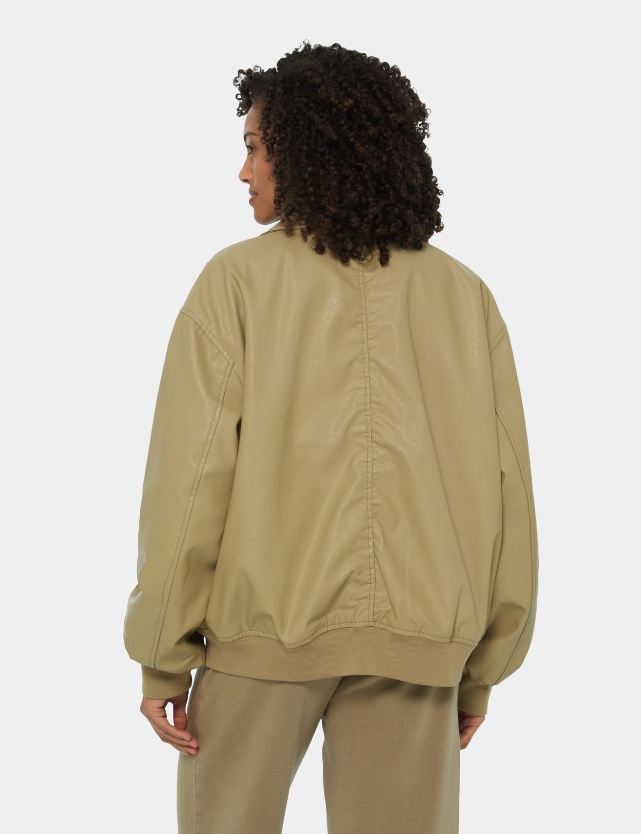 Veste bombers en matière enduite beige kaki - Image 4