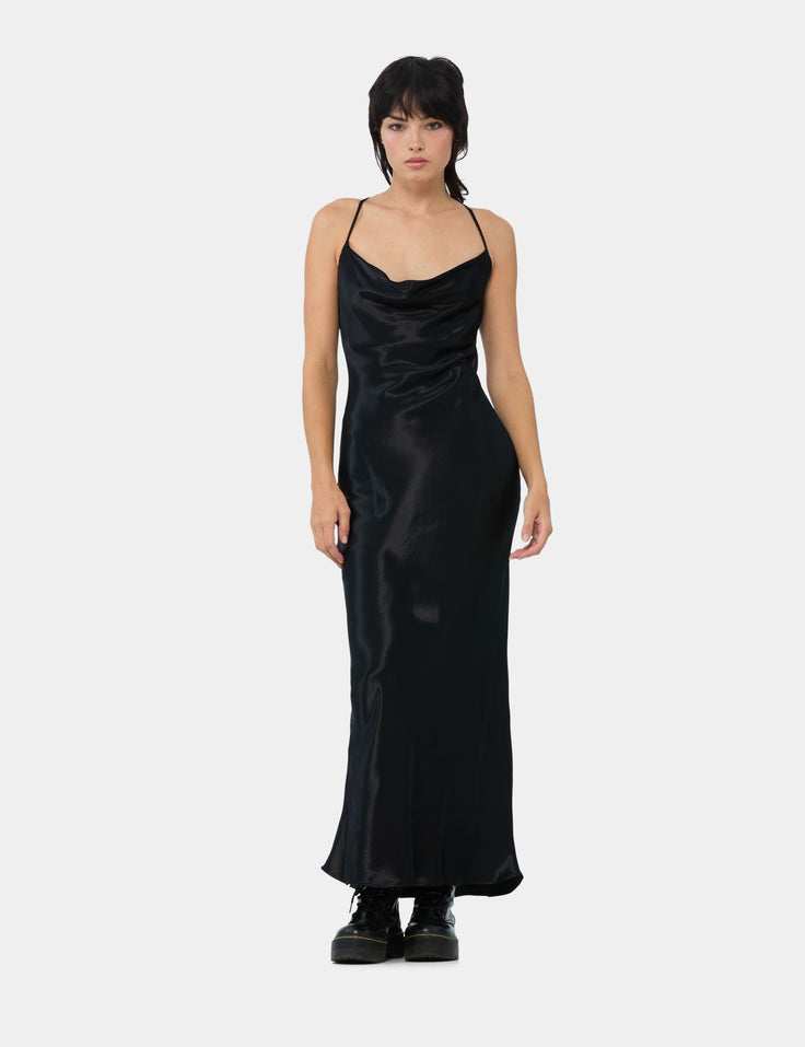 Robe satinée sans manche noire