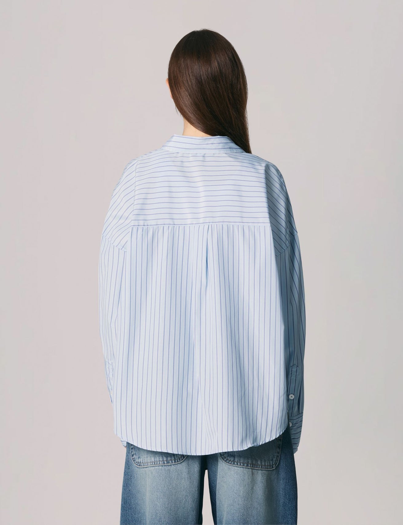 Chemise oversize rayée bleue ciel - Image 2