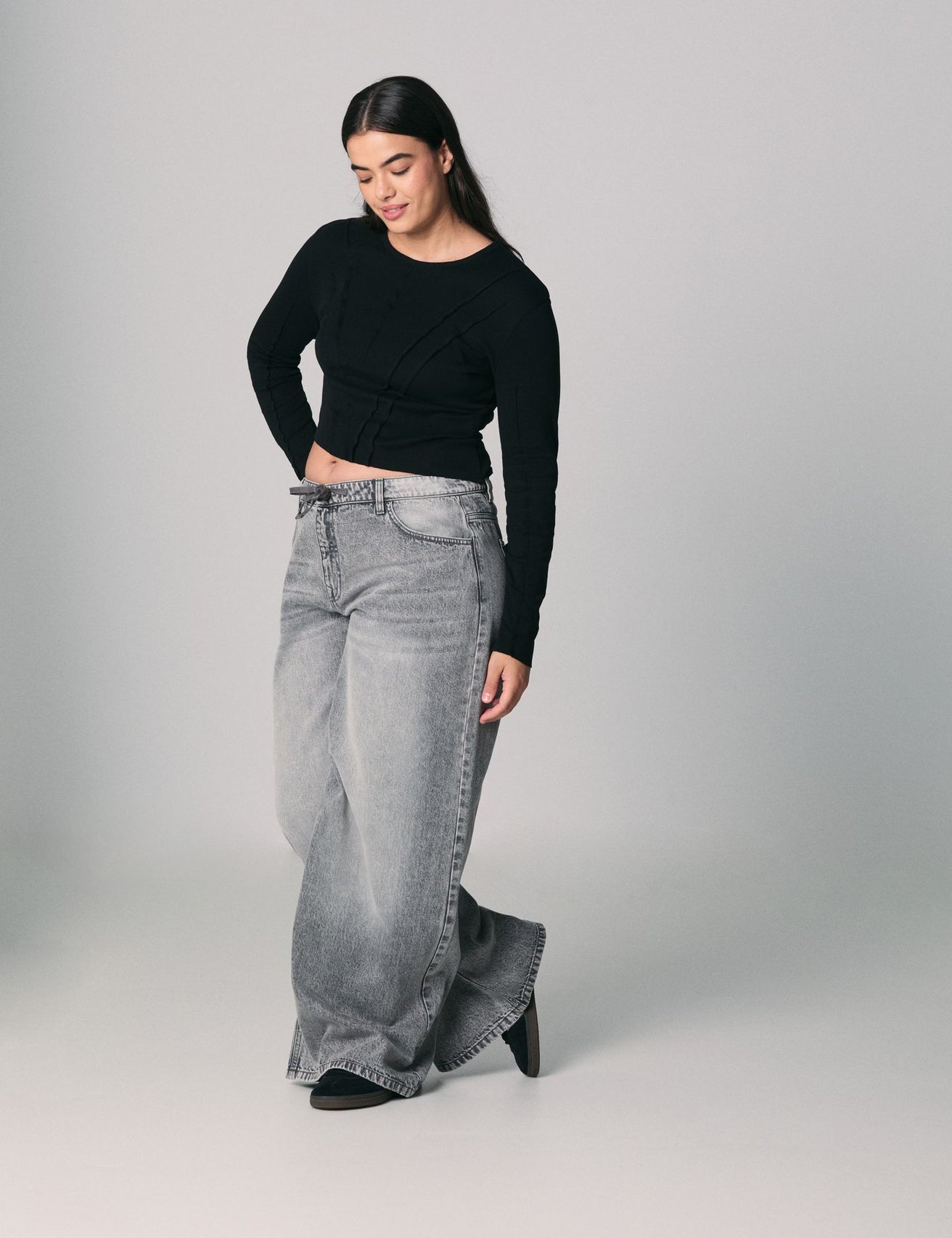 Jean Baggy Taille basse avec noeud gris moyen - Image 3