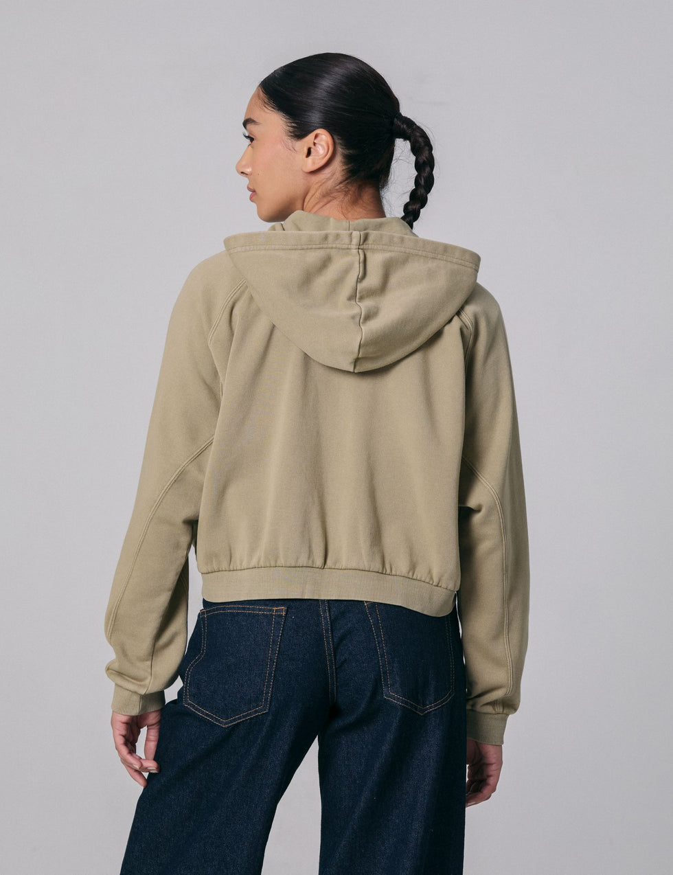 Sweat zippé court à capuche beige kaki