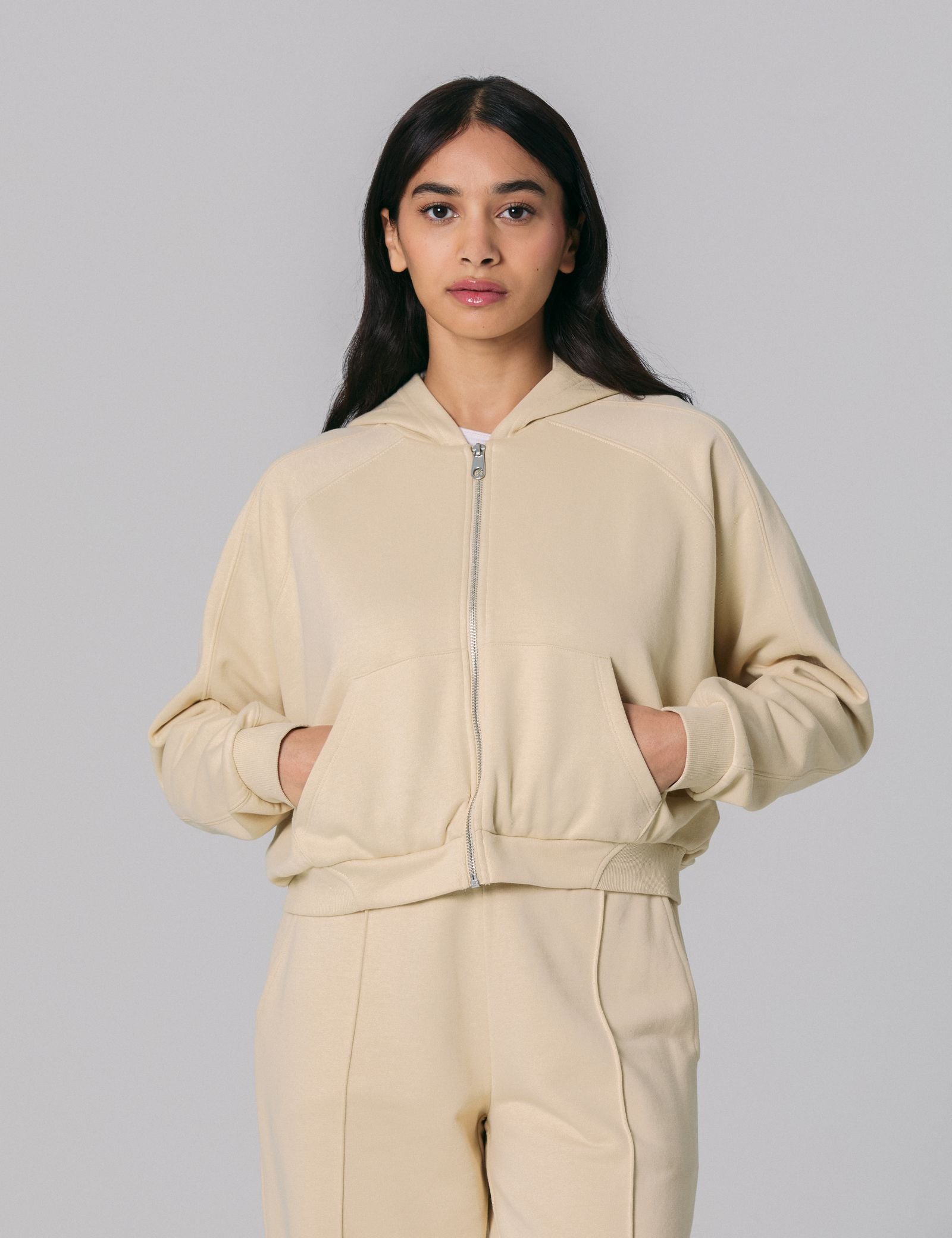 Sweat zippé court à capuche beige clair