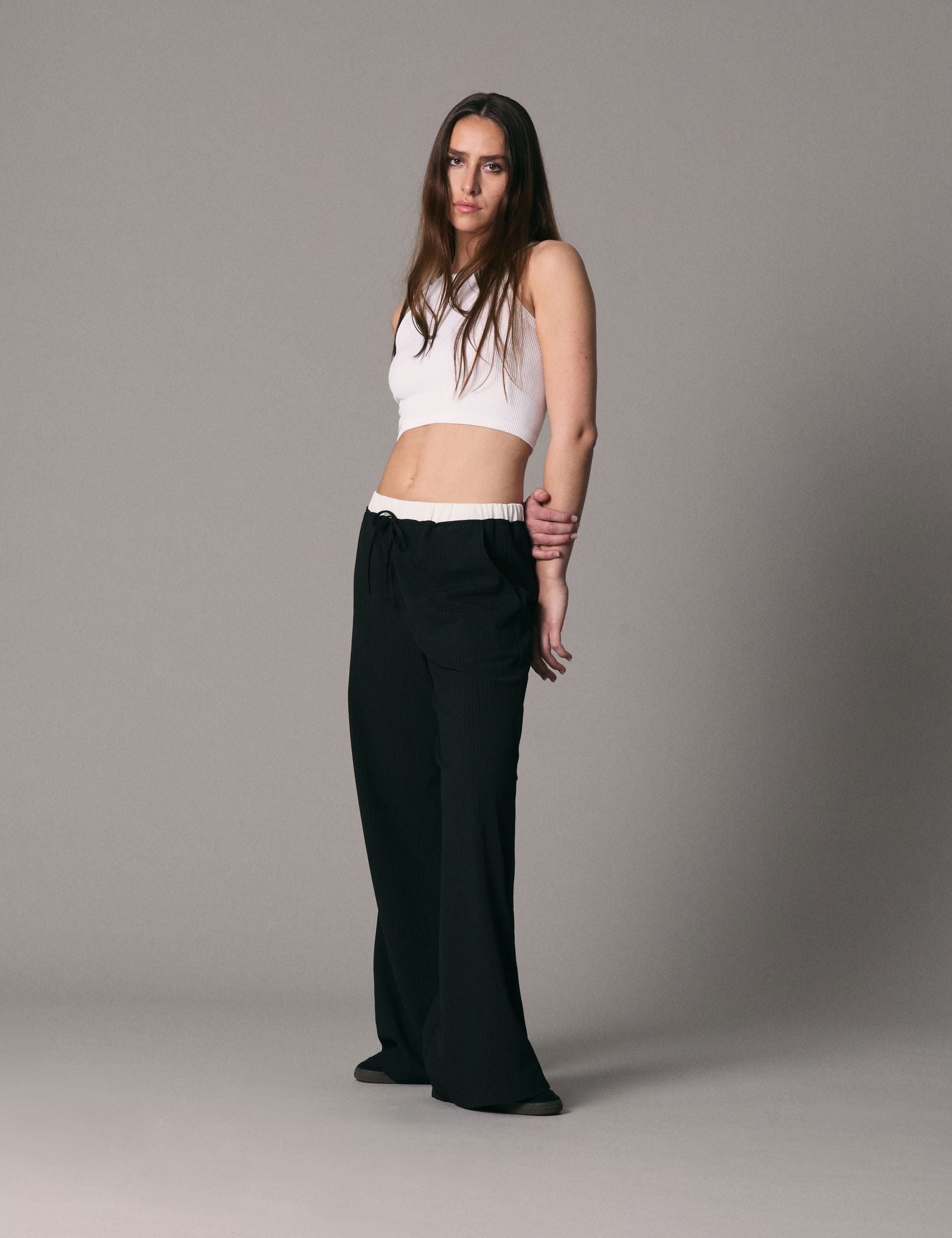 Pantalon tailleur rayé avec double couture noir