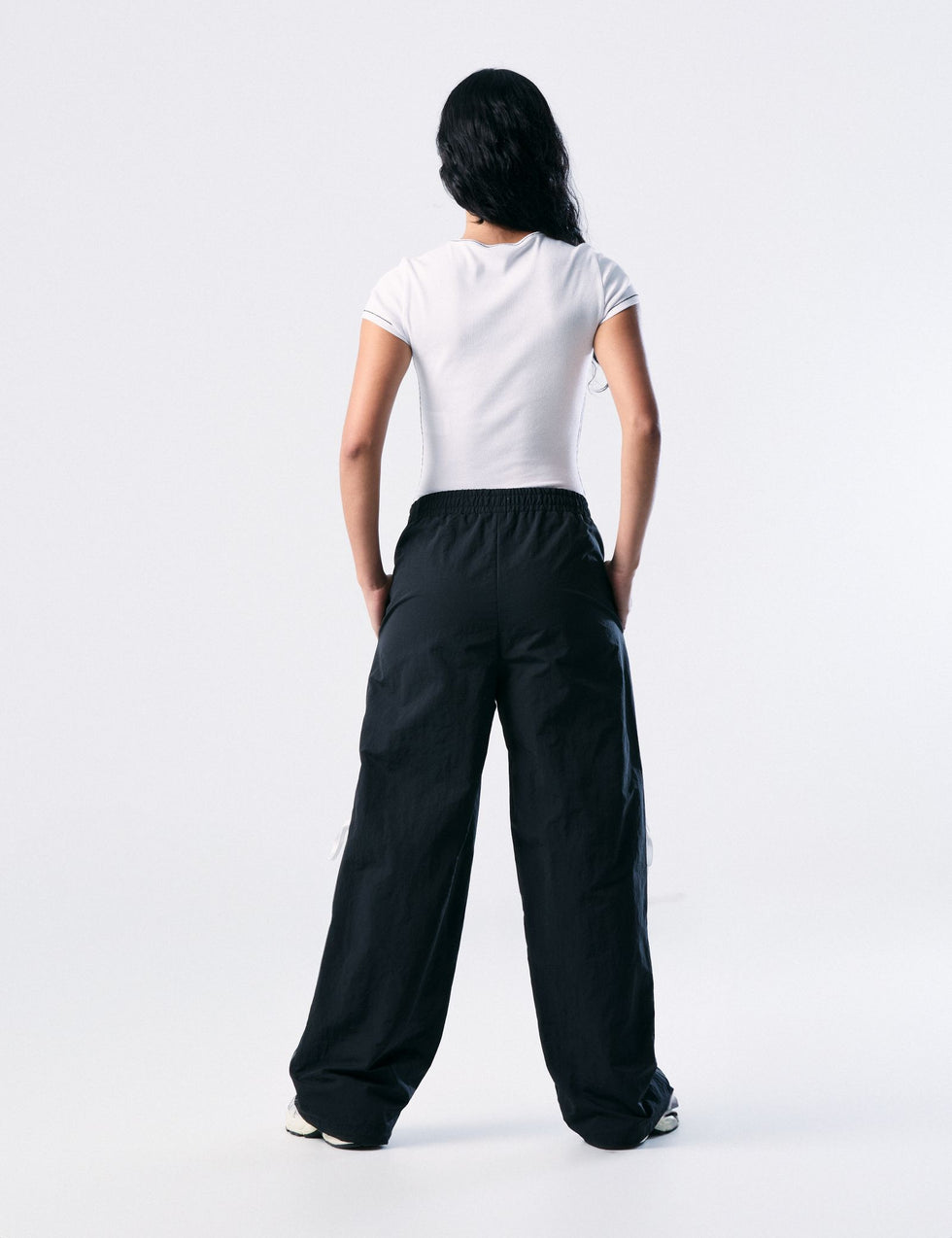 Pantalon jogging noir avec liens à nouer