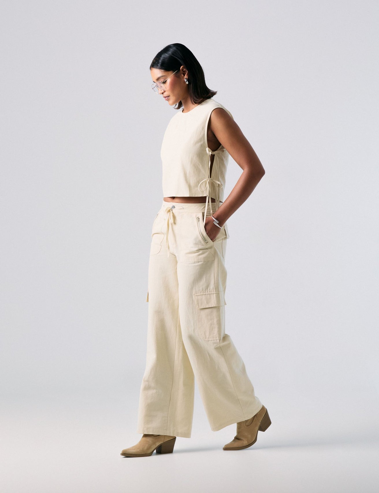 Pantalon cargo en lin beige clair - Image 1