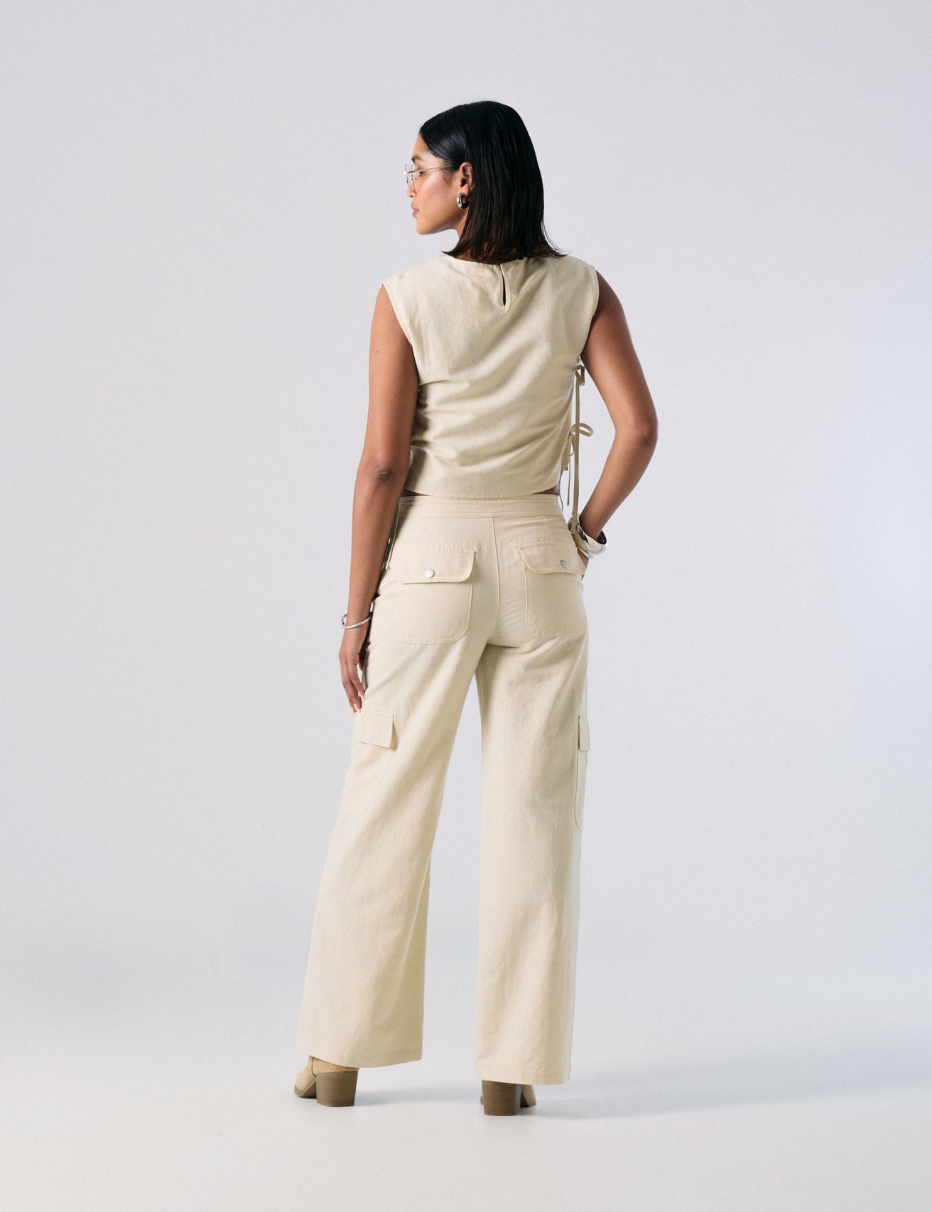 Pantalon cargo en lin beige clair - Image 3